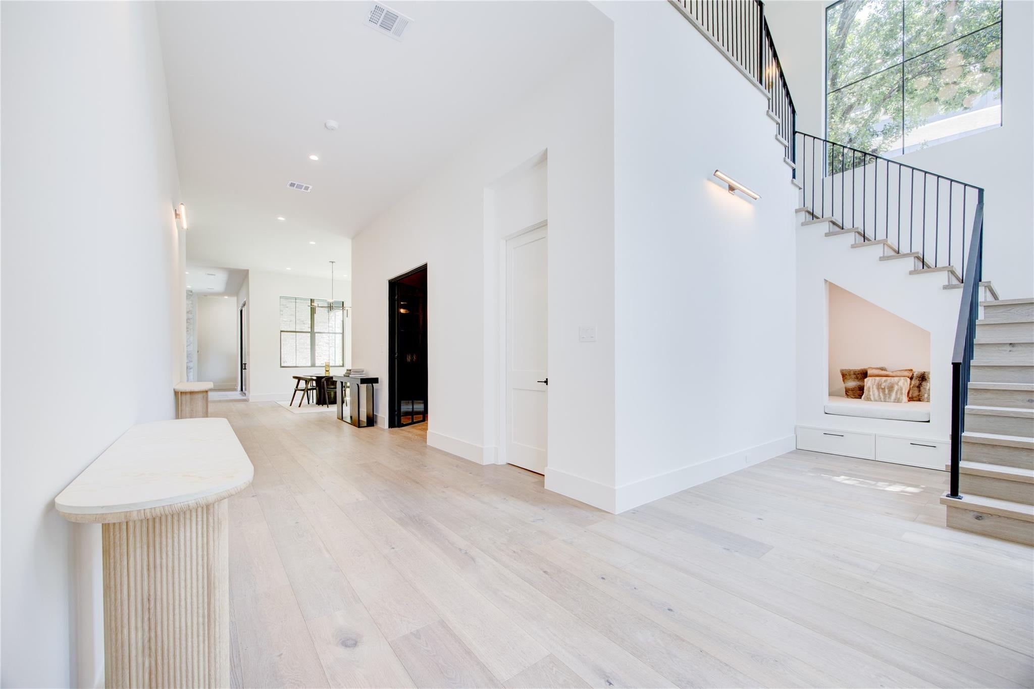 1916 Addison Rd, Houston, TX 77030 photo