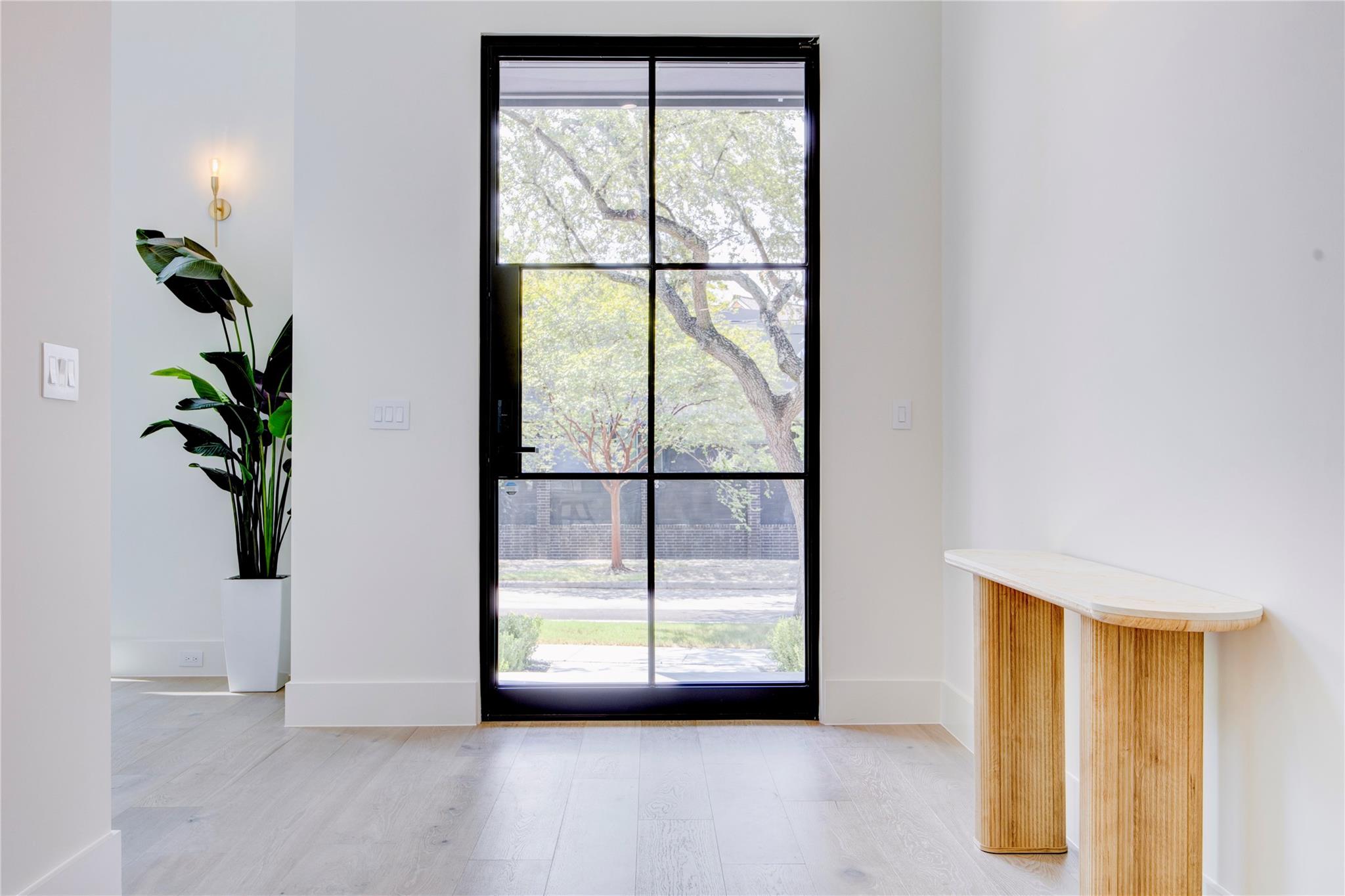 1916 Addison Rd, Houston, TX 77030 photo