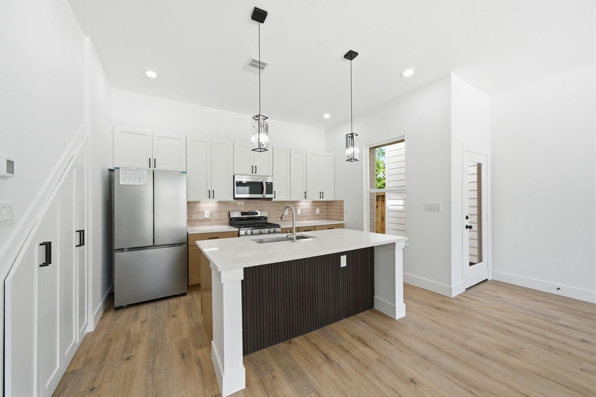 8908 Knoll Leaf Dr, Houston, TX 77080 photo