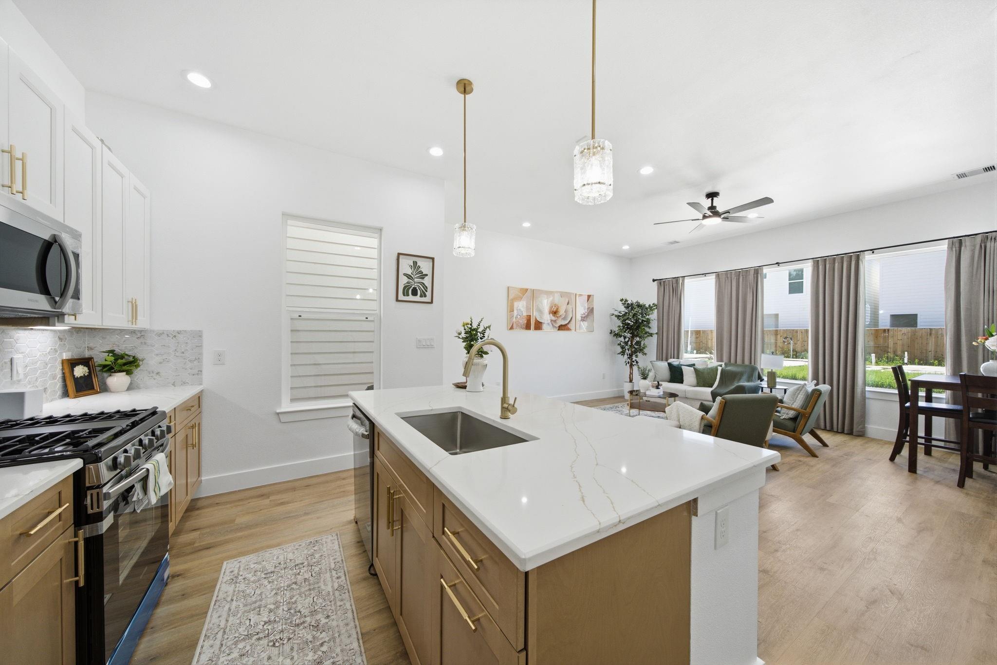 8908 Knoll Leaf Dr, Houston, TX 77080