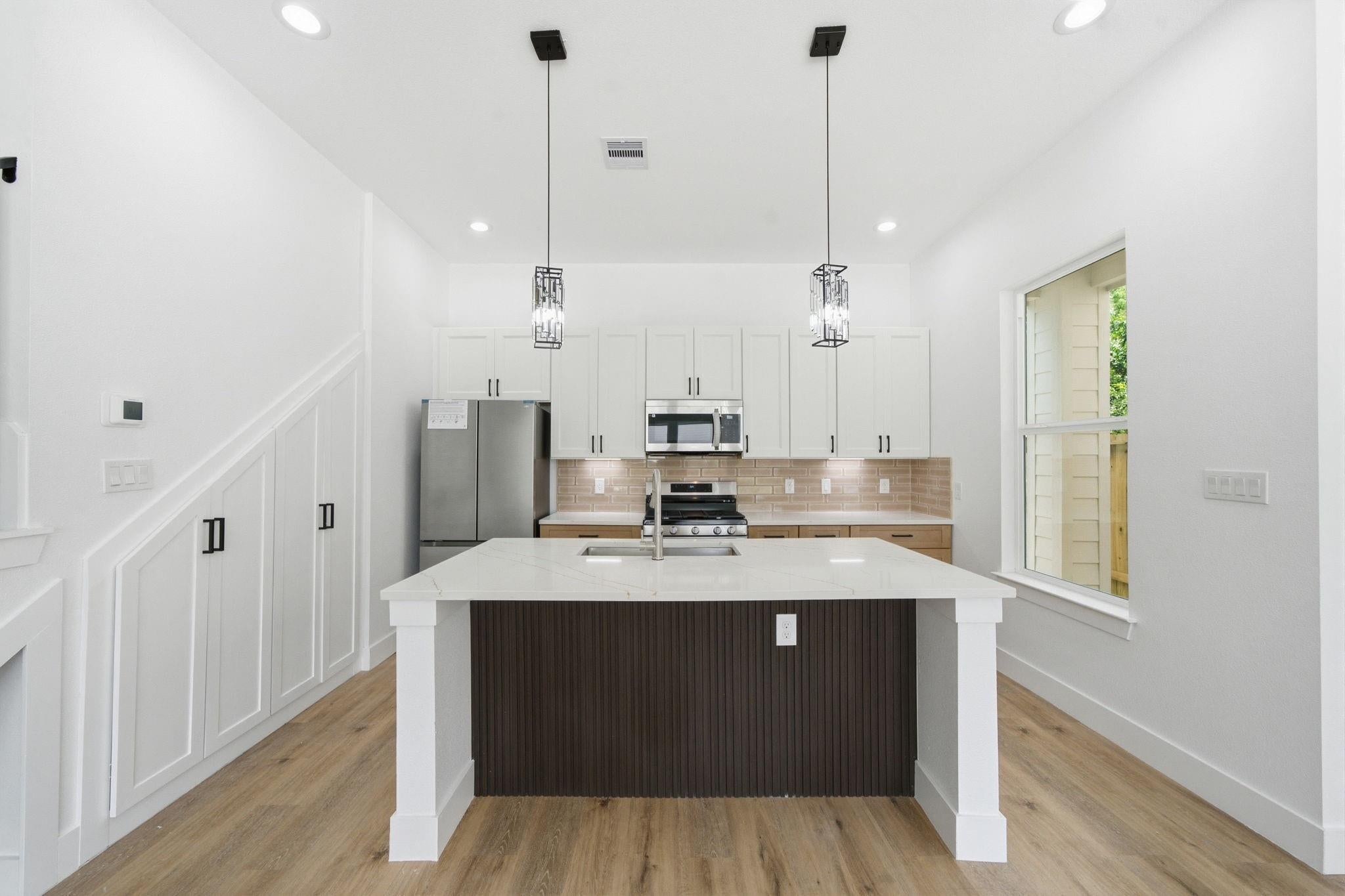 8908 Knoll Leaf Dr, Houston, TX 77080 photo