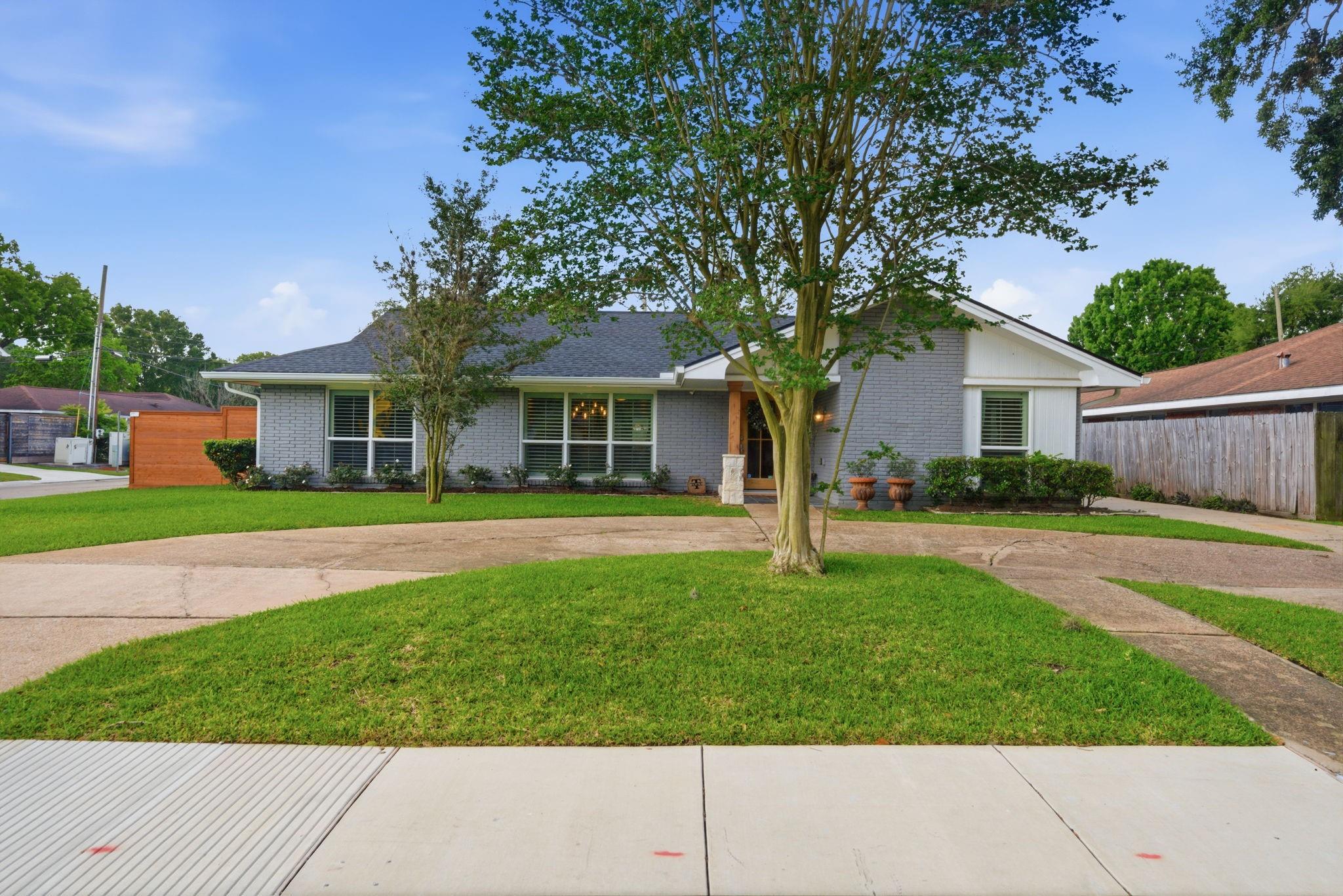 4801 Willowbend Blvd, Houston, TX 77035 photo