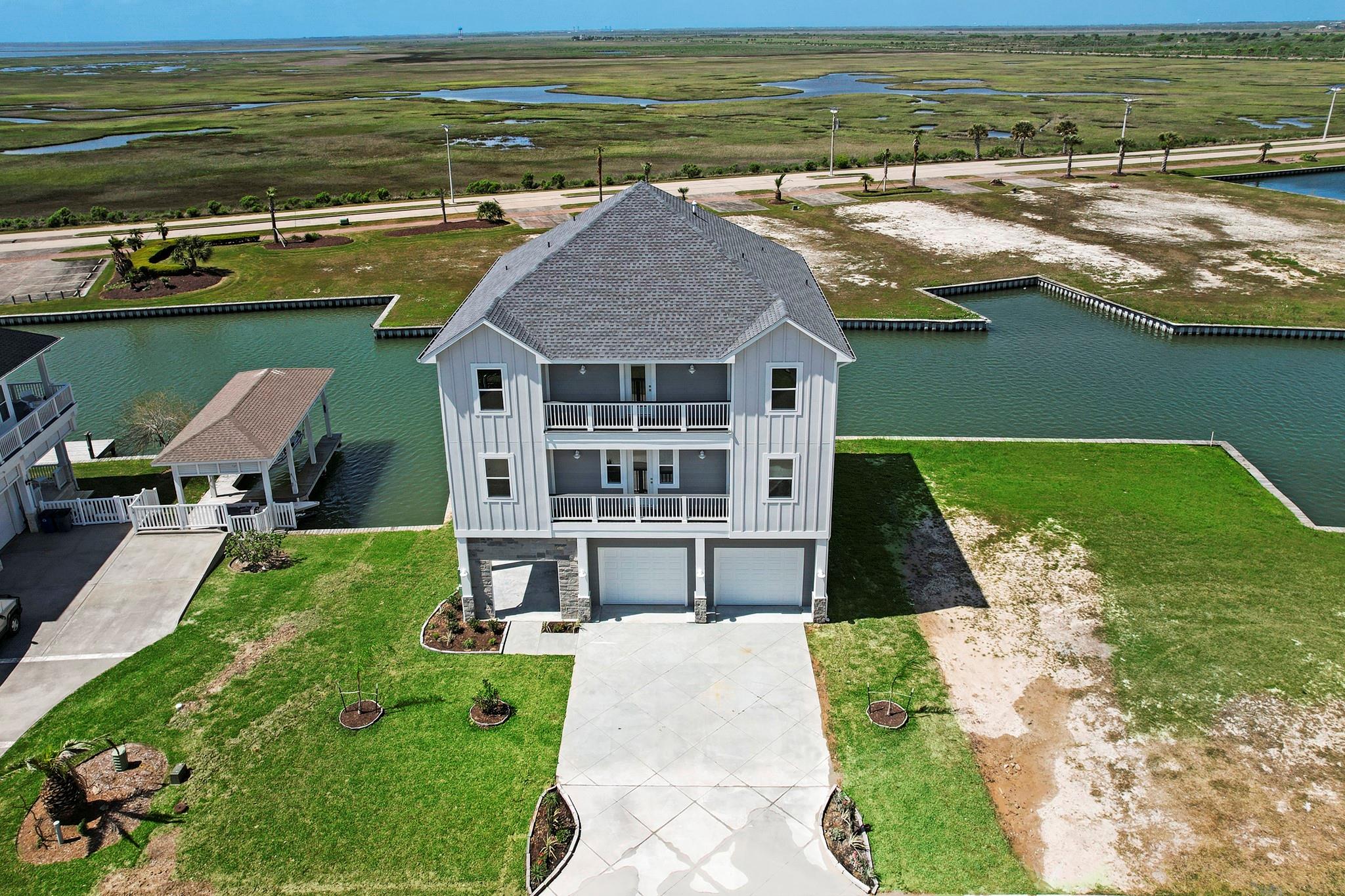 20 Largo, Hitchcock, TX 77563 photo