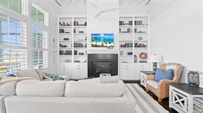 2614 E Seaside Dr, Galveston, TX 77550 photo