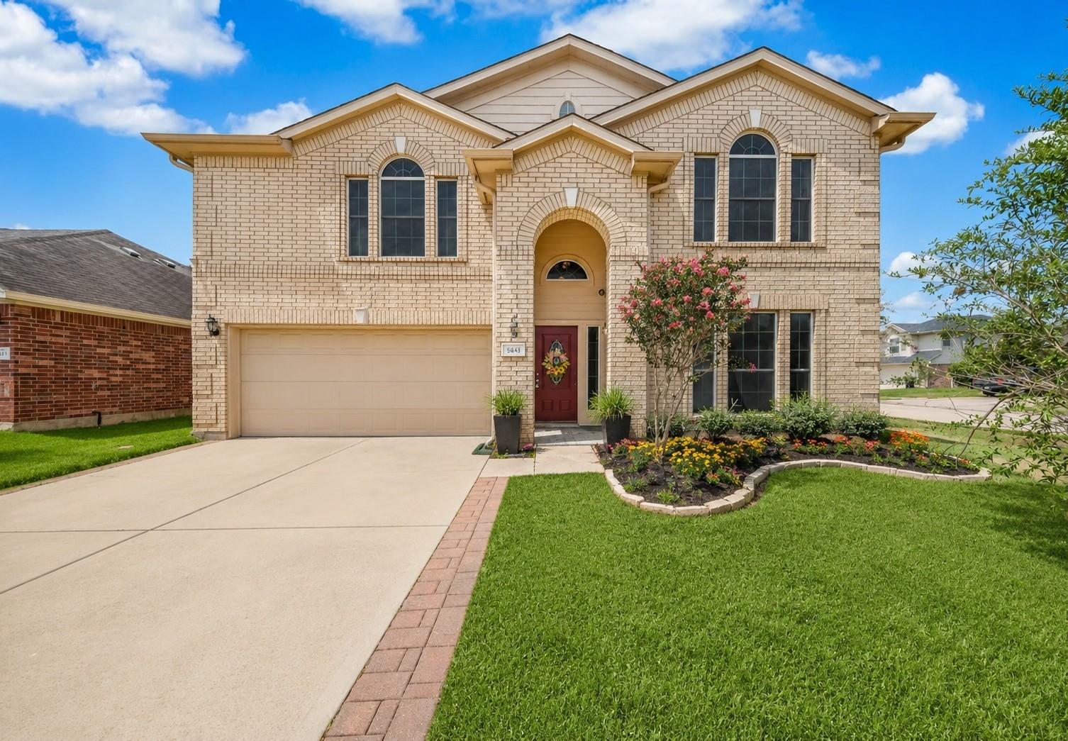 7435 Superior Dr, Baytown, TX 77521
