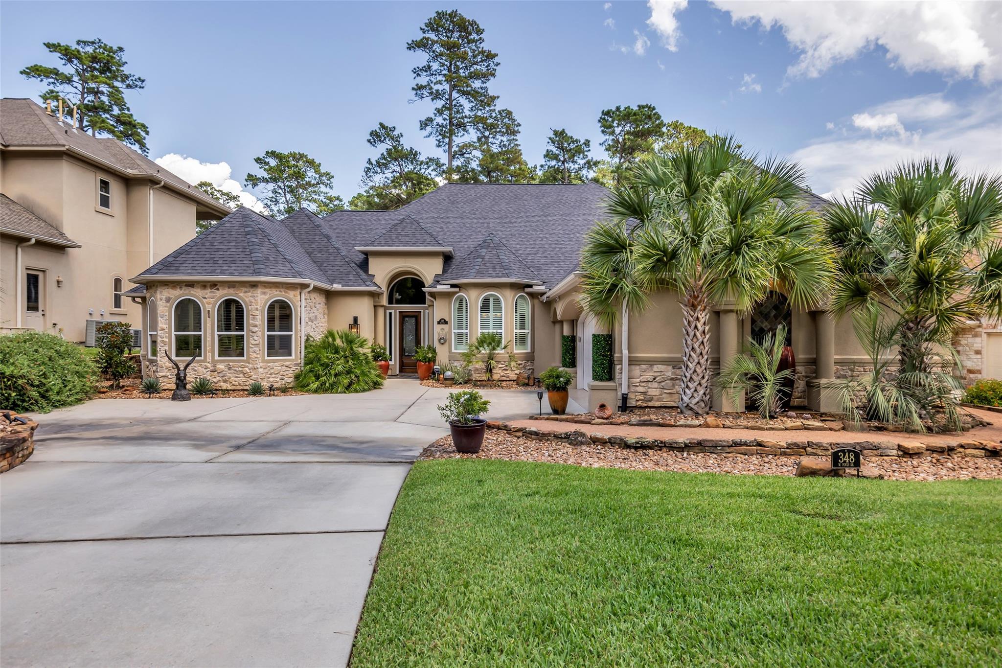 348 Pines Dr, Montgomery, TX 77356