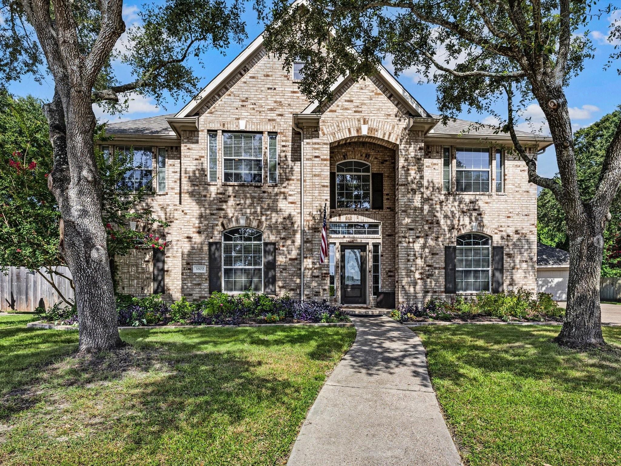 3802 Coral Cir, Seabrook, TX 77586