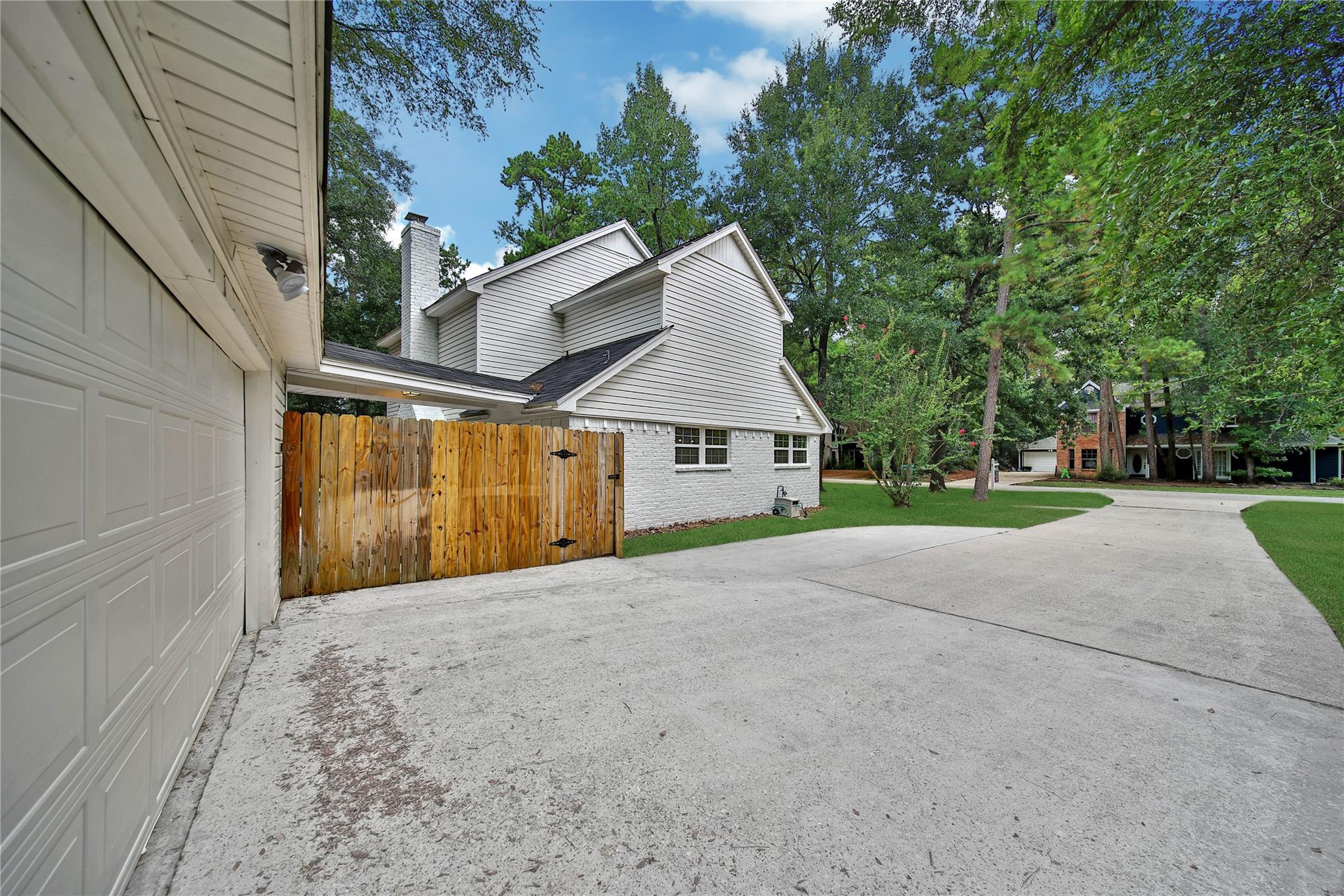1 Marsh Millet Ct, The Woodlands, TX 77380 photo