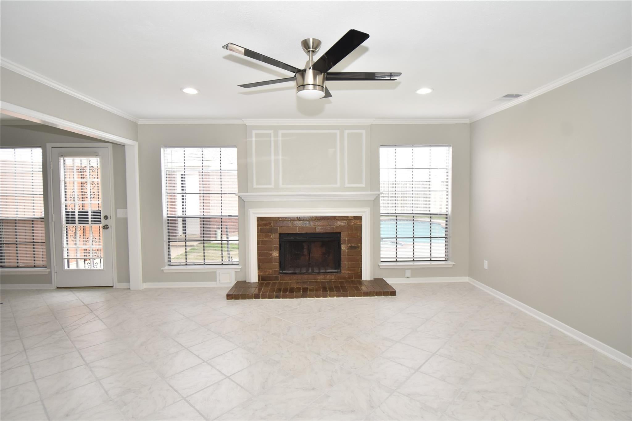 9007 Woodleigh Dr, Houston, TX 77083 photo