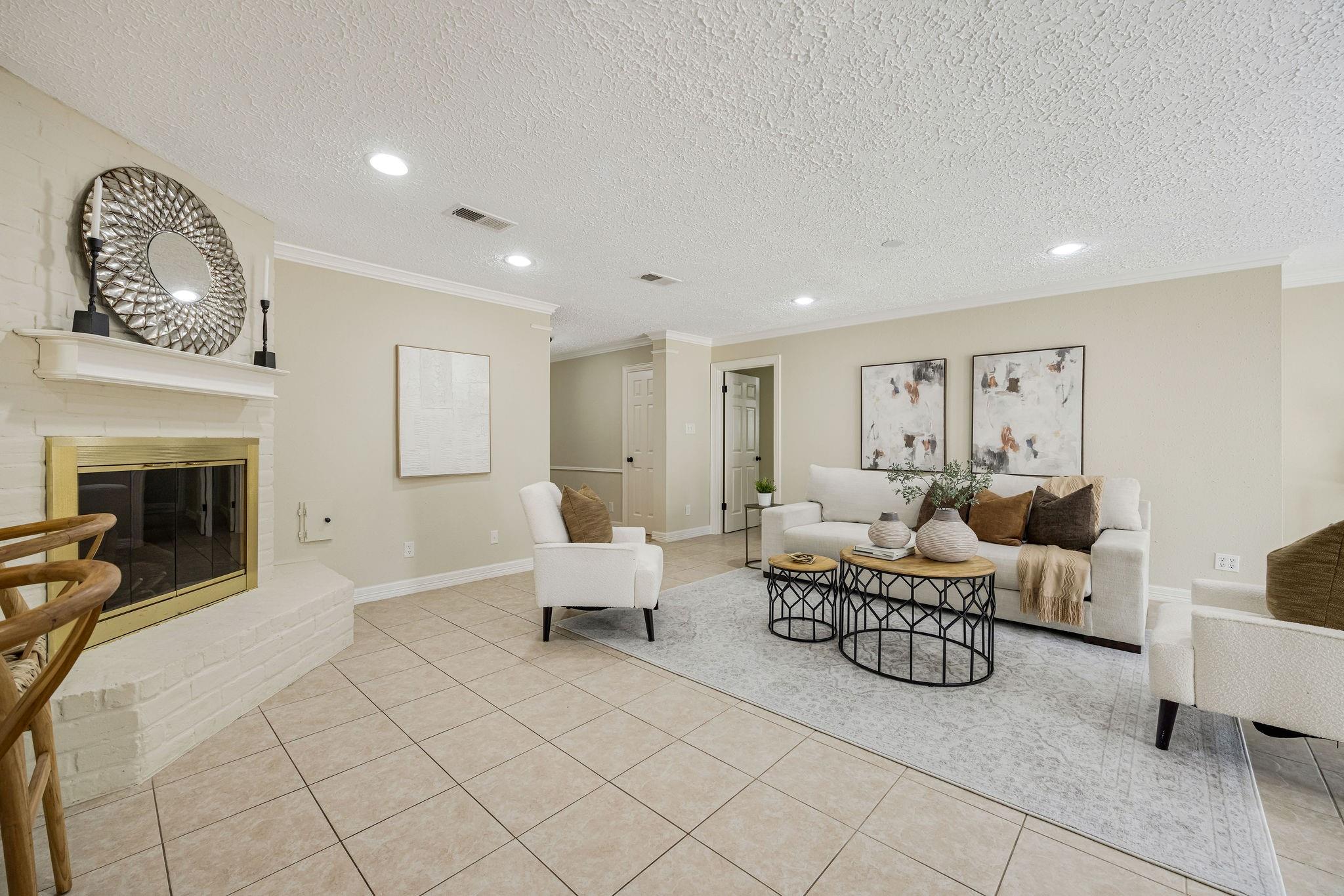 2811 Quincannon Ln, Houston, TX 77043 photo