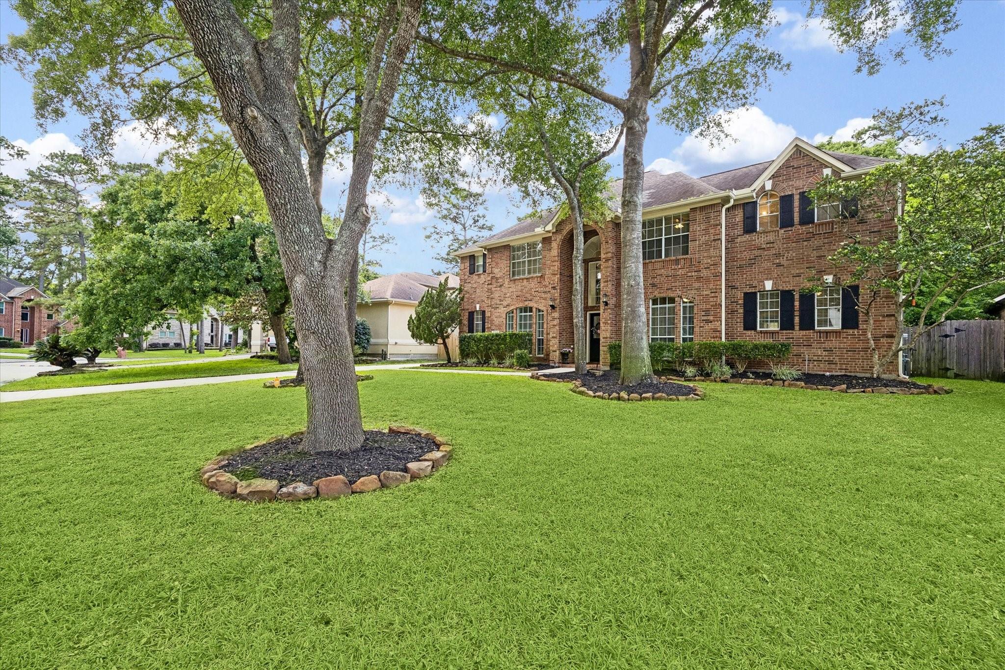 2214 Deer Cove Trl, Kingwood, TX 77339 photo