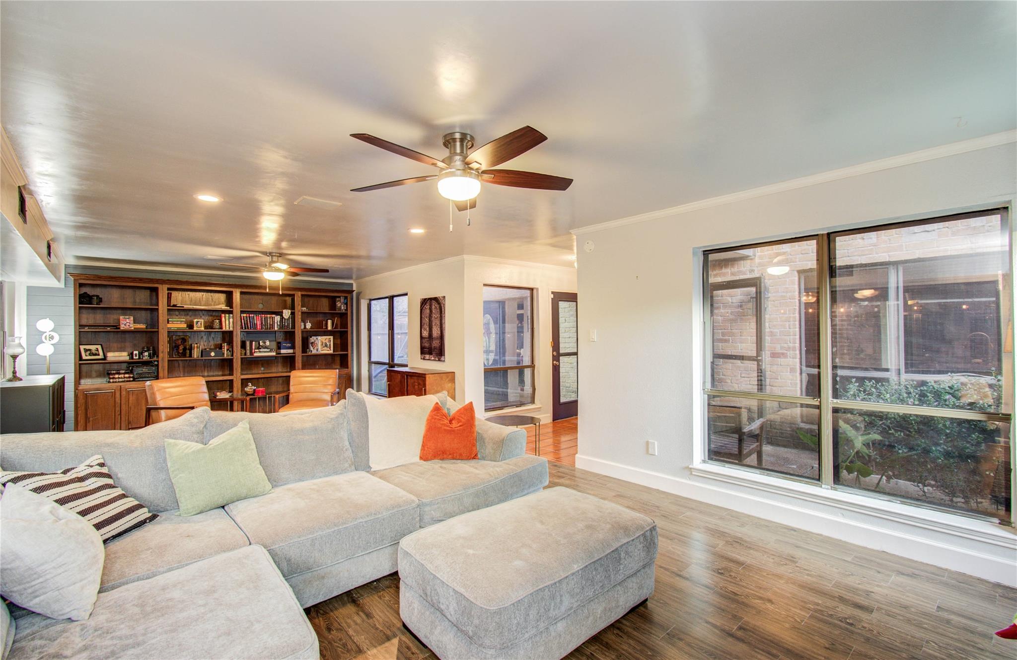 16707 Fernwood Way, Houston, TX 77058 photo
