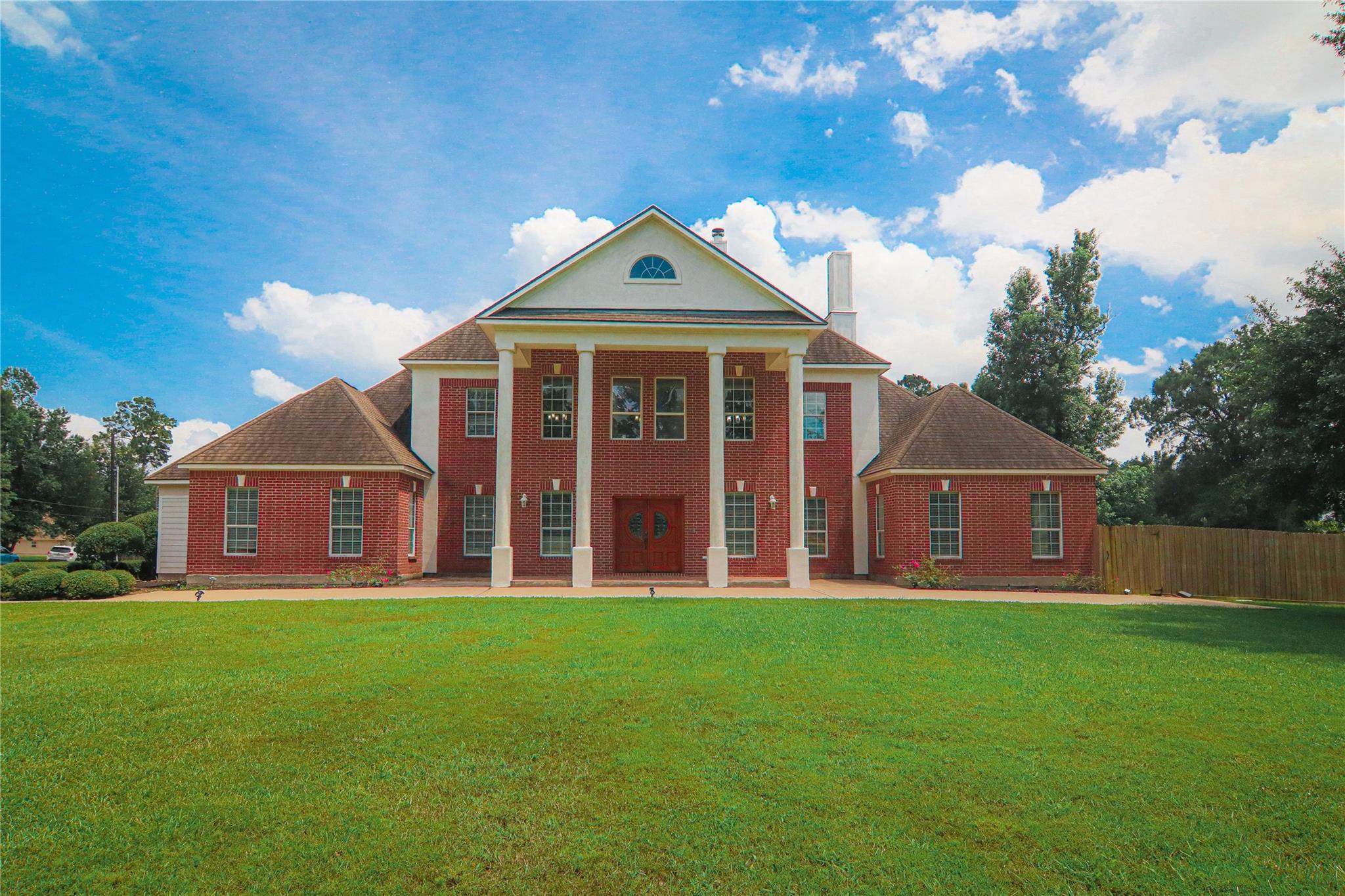 19602 Riverwalk Dr, Porter, TX 77365