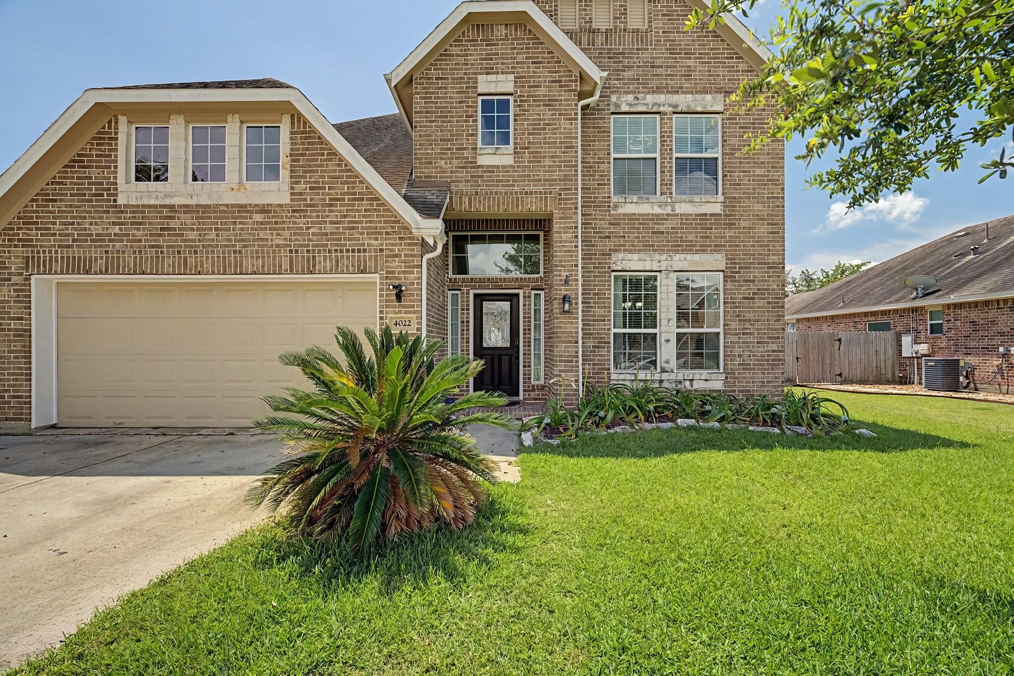 4022 Cypress Point Dr, Mont Belvieu, TX 77523