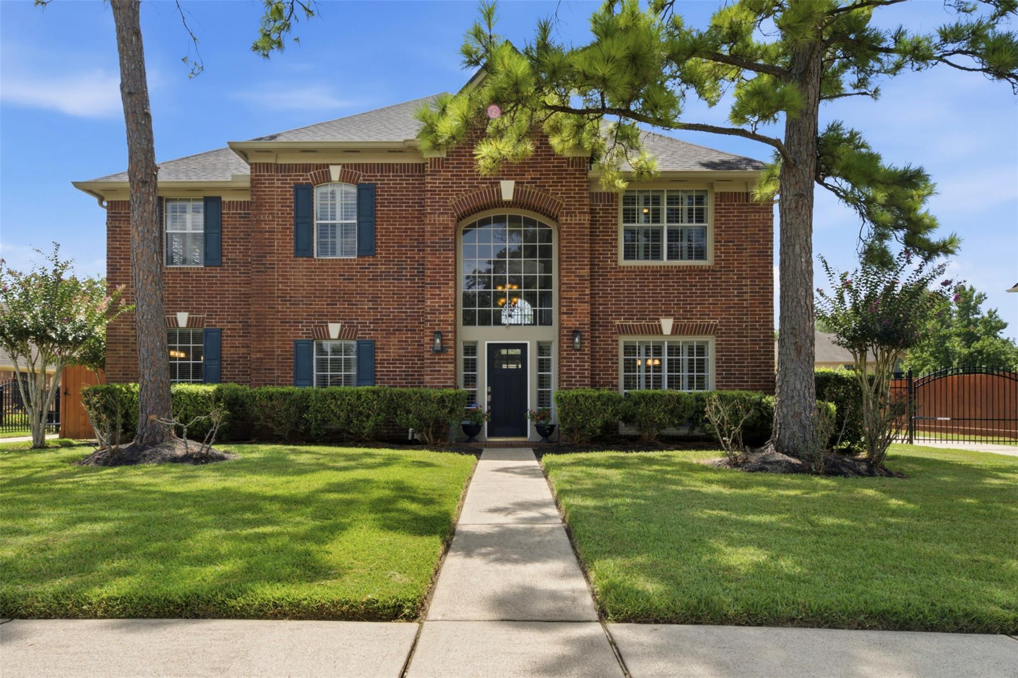 1305 Wilderness Pines Dr, Friendswood, TX 77546