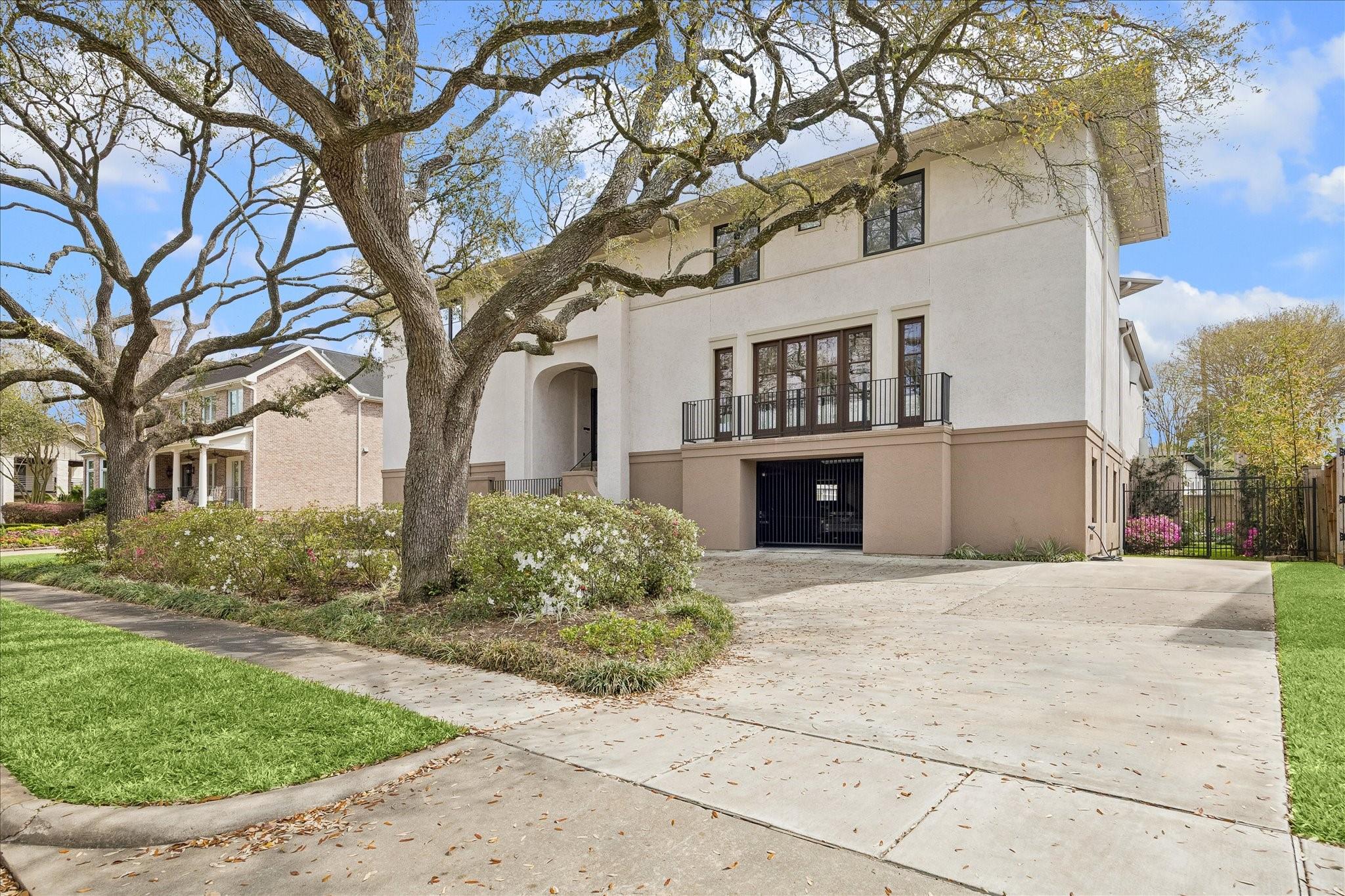 5027 Heatherglen Dr, Houston, TX 77096 photo