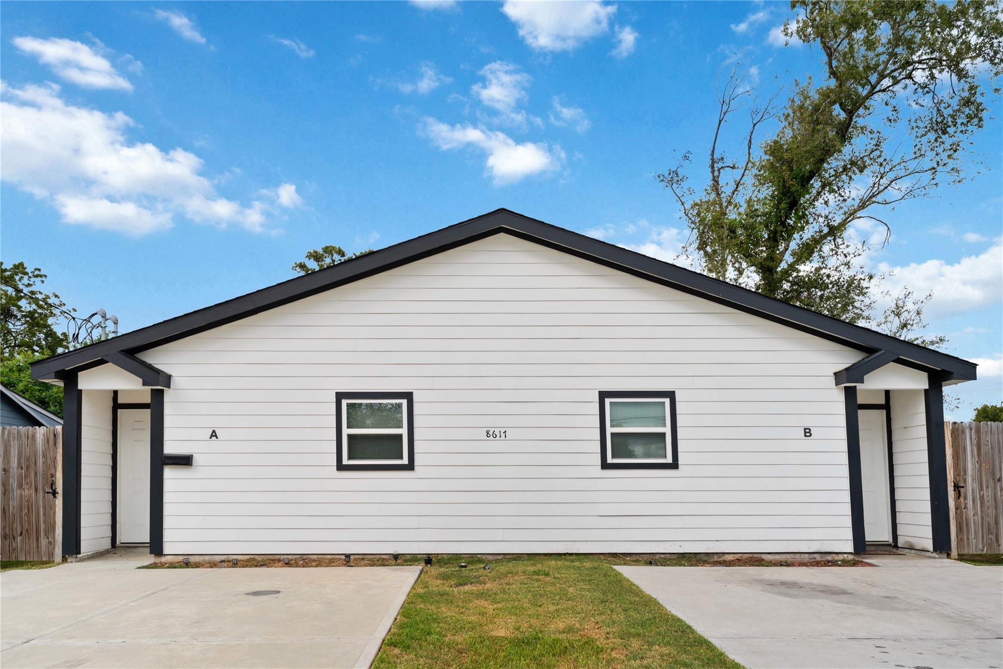 8617 Clarington St, Houston, TX 77016
