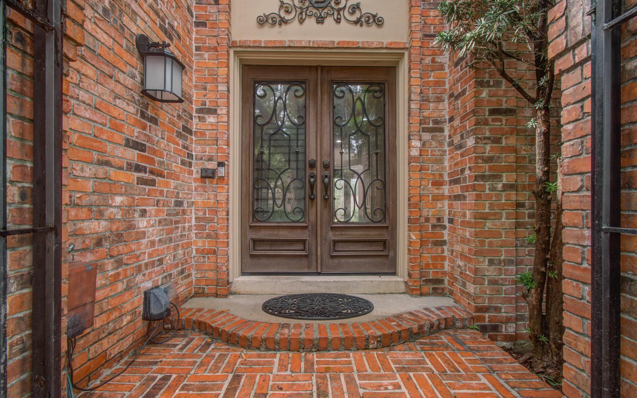 2 Hickory Shadows Dr, Houston, TX 77055 photo