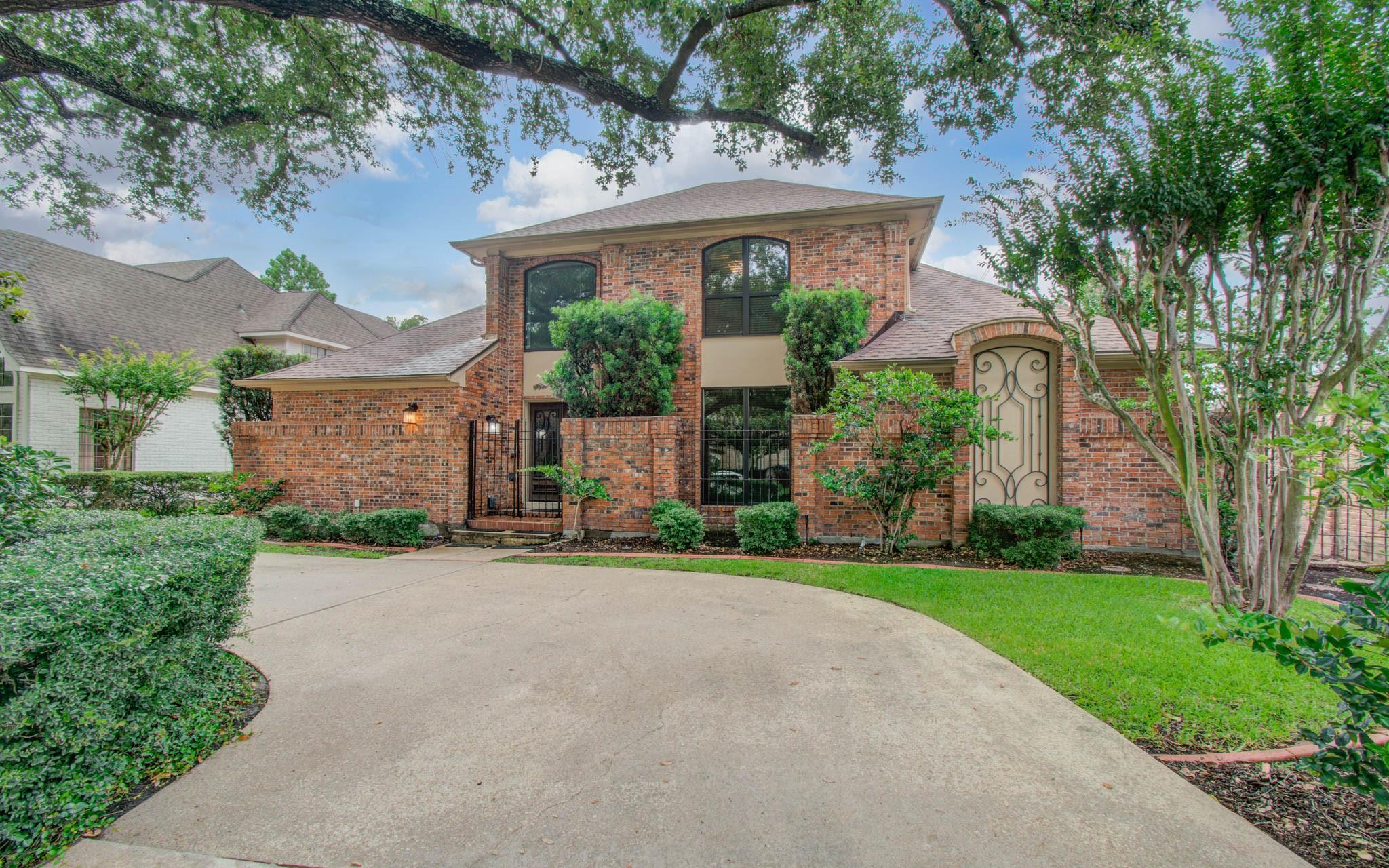 2 Hickory Shadows Dr, Houston, TX 77055 photo