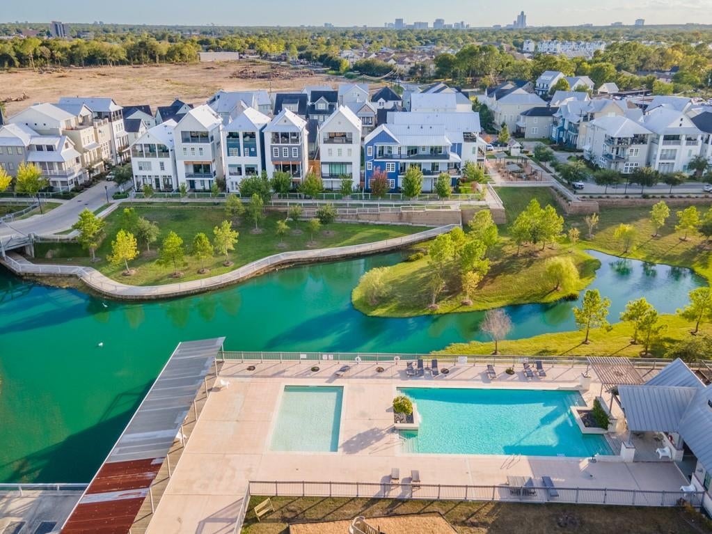 2618 Lake Kolbe Ln, Houston, TX 77080