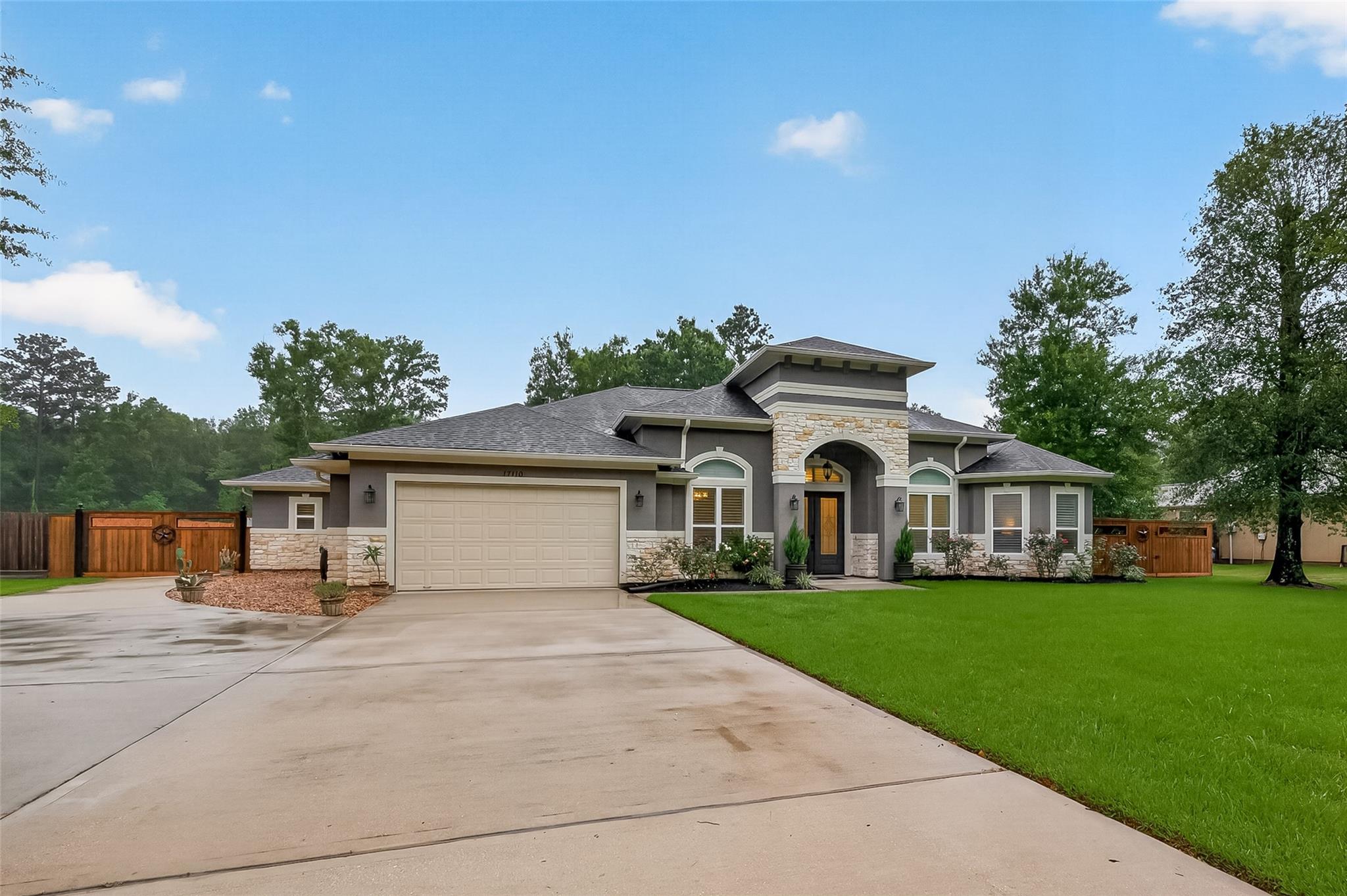 17110 S Mesa Dr, Splendora, TX 77372 photo