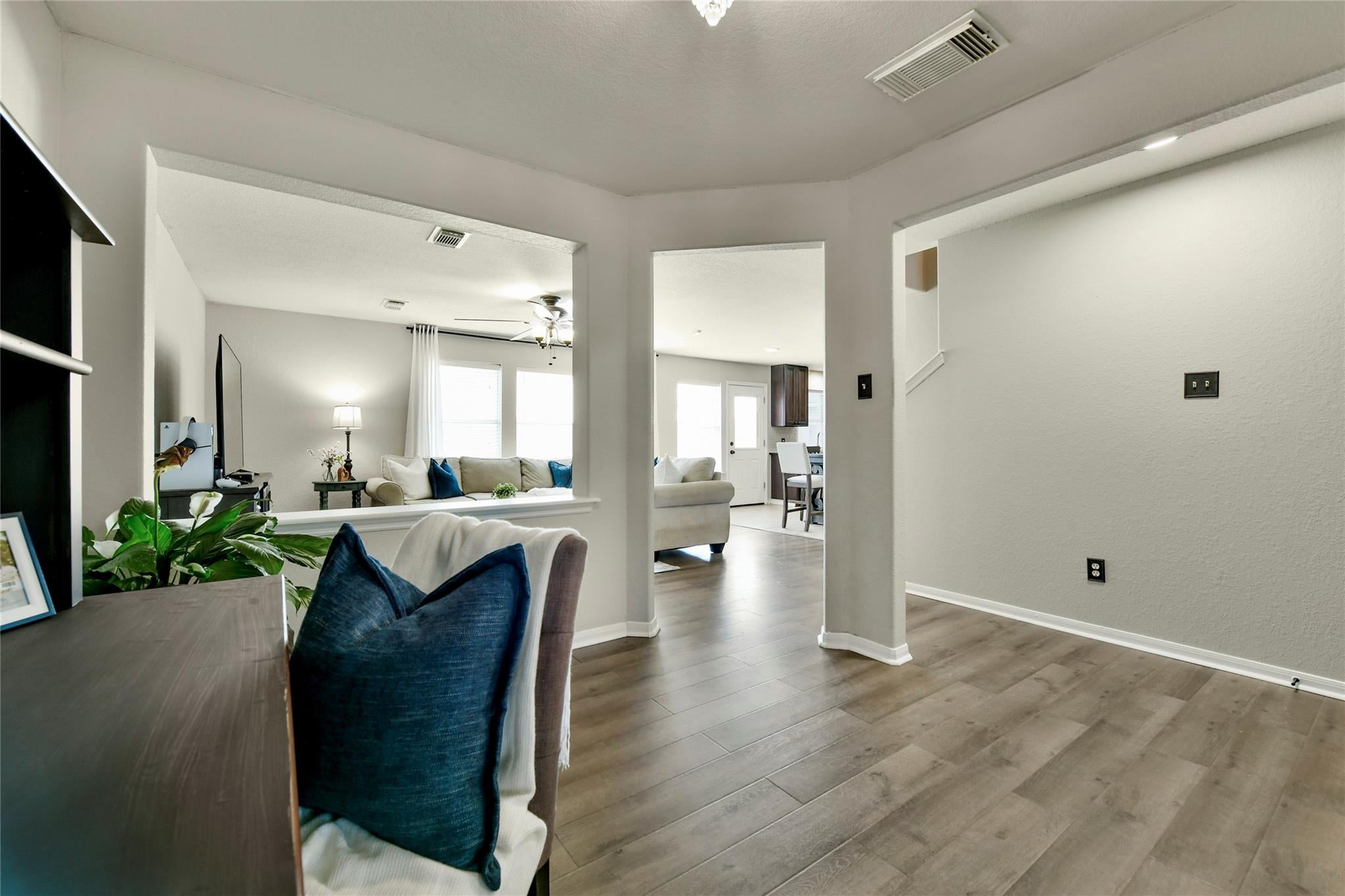9310 Windy Spring Ln, Houston, TX 77089 photo