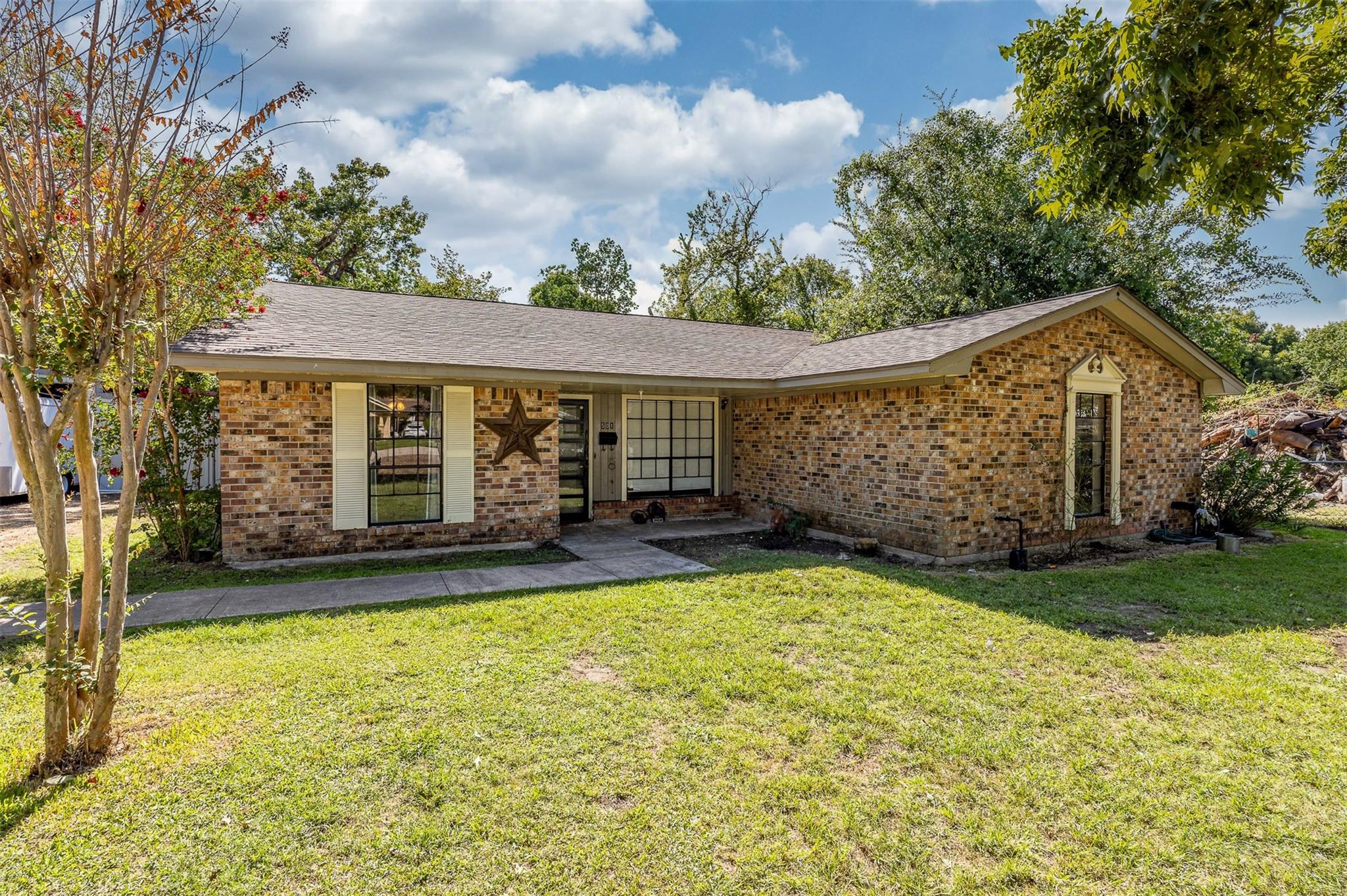 501 Magnolia St, Highlands, TX 77562