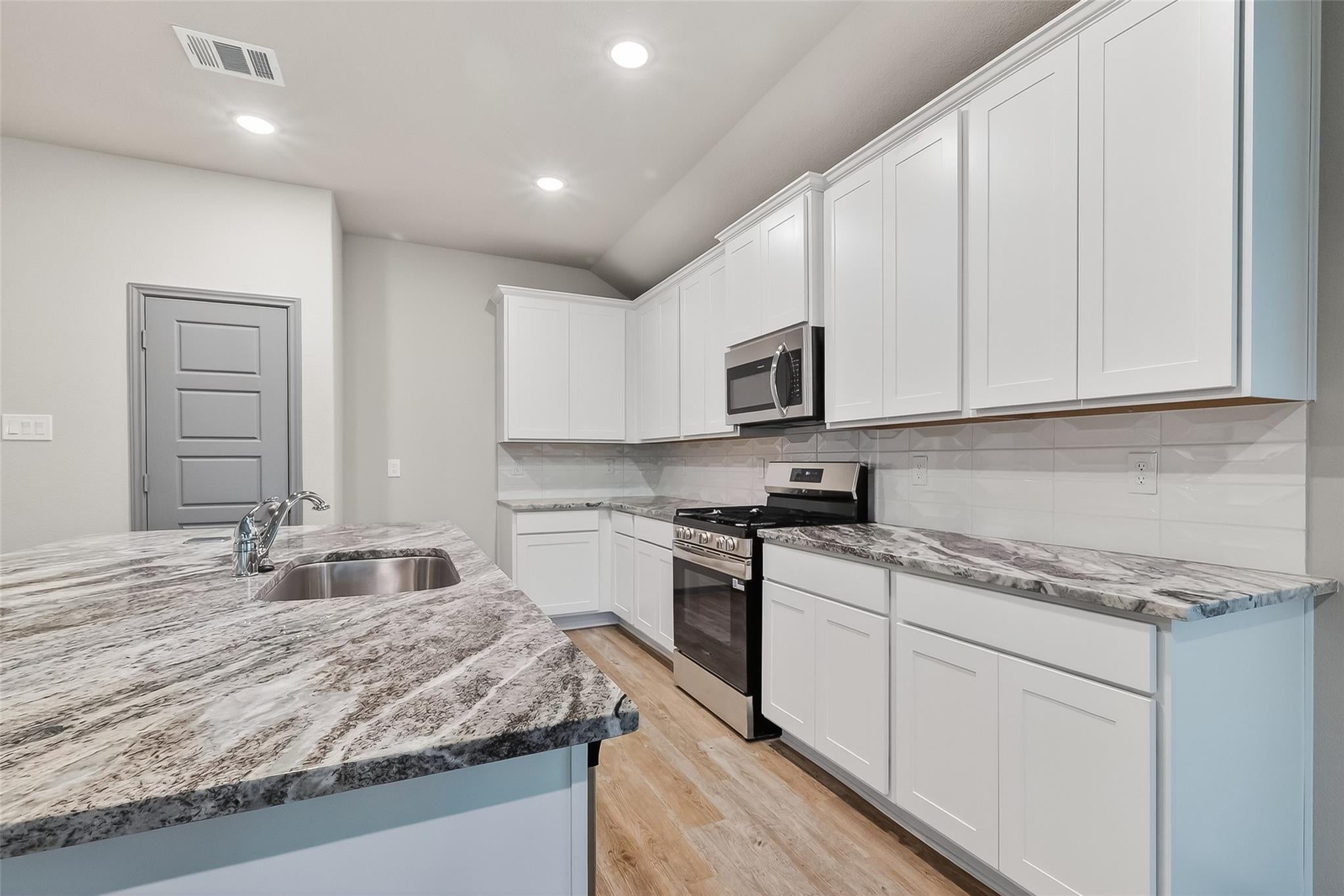 3410 Rolling River Dr, Baytown, TX 77521 photo