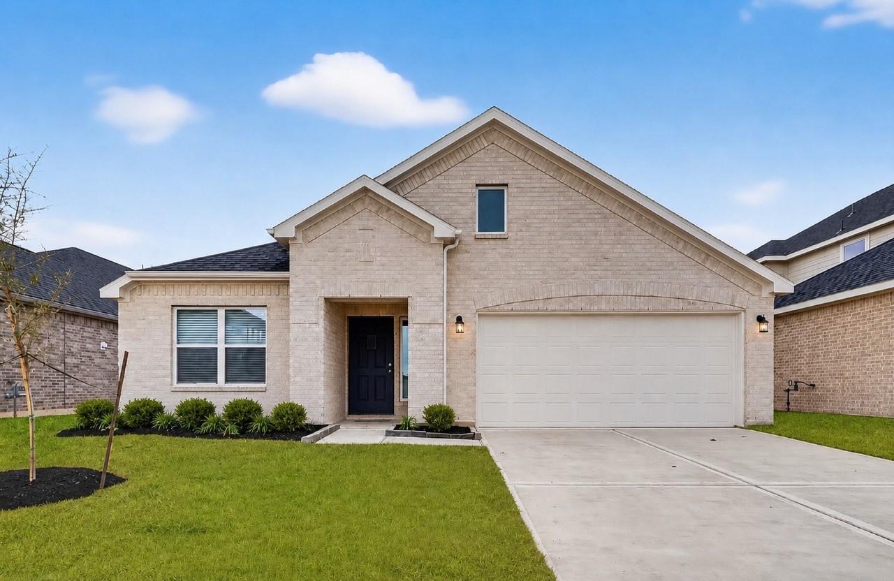 3410 Rolling River Dr, Baytown, TX 77521