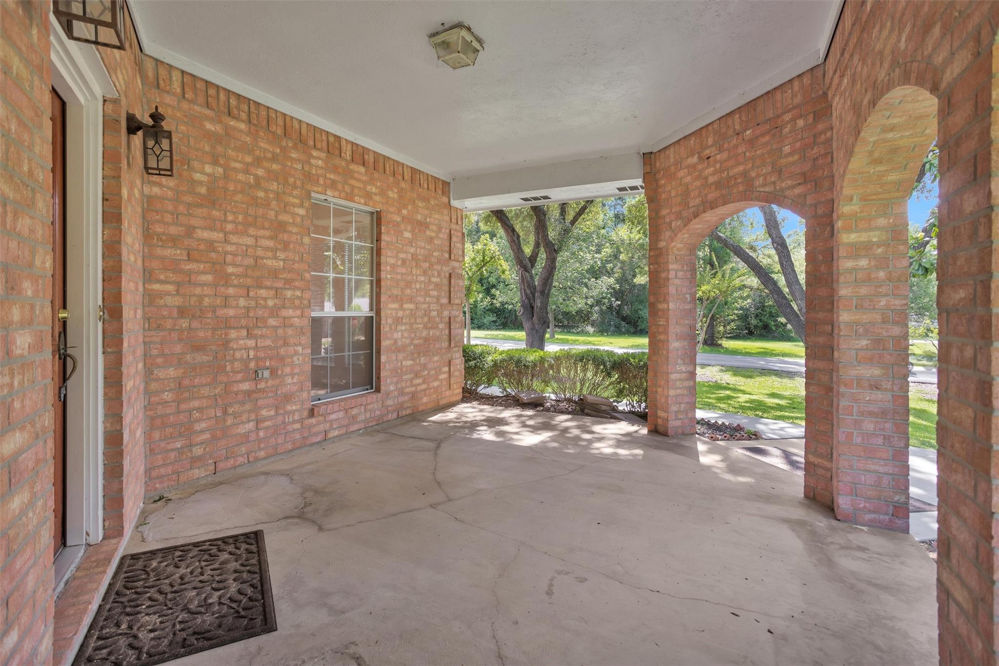 12180 Lakeview Manor Dr, Willis, TX 77318 photo