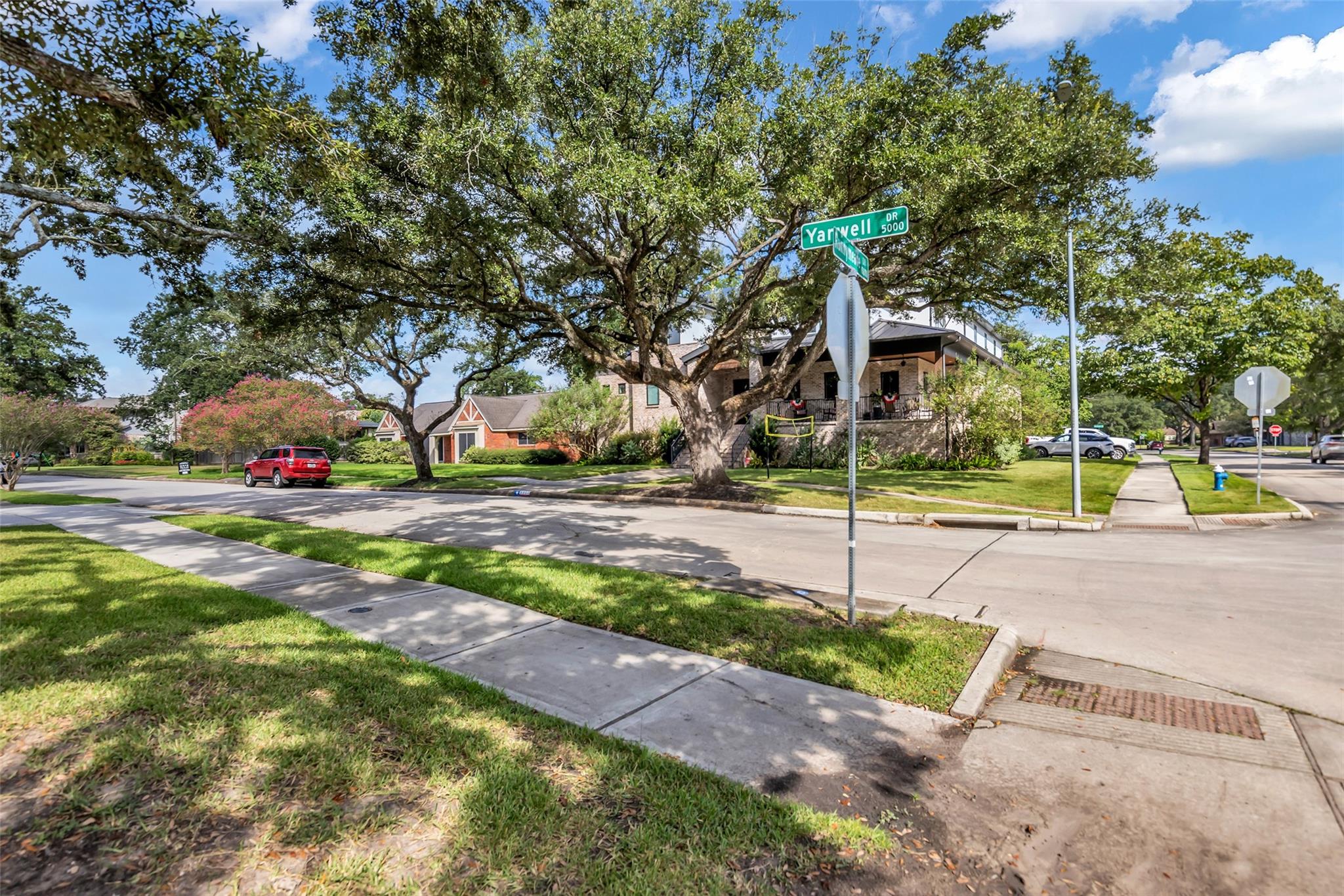 5006 Yarwell Dr, Houston, TX 77096 photo