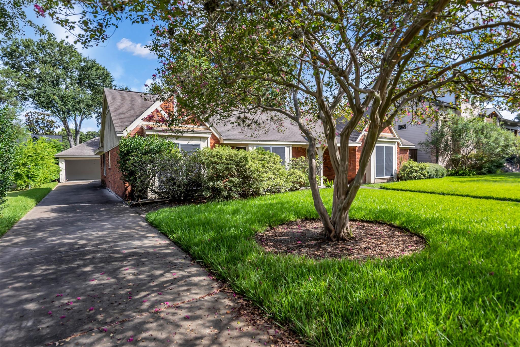 5006 Yarwell Dr, Houston, TX 77096 photo
