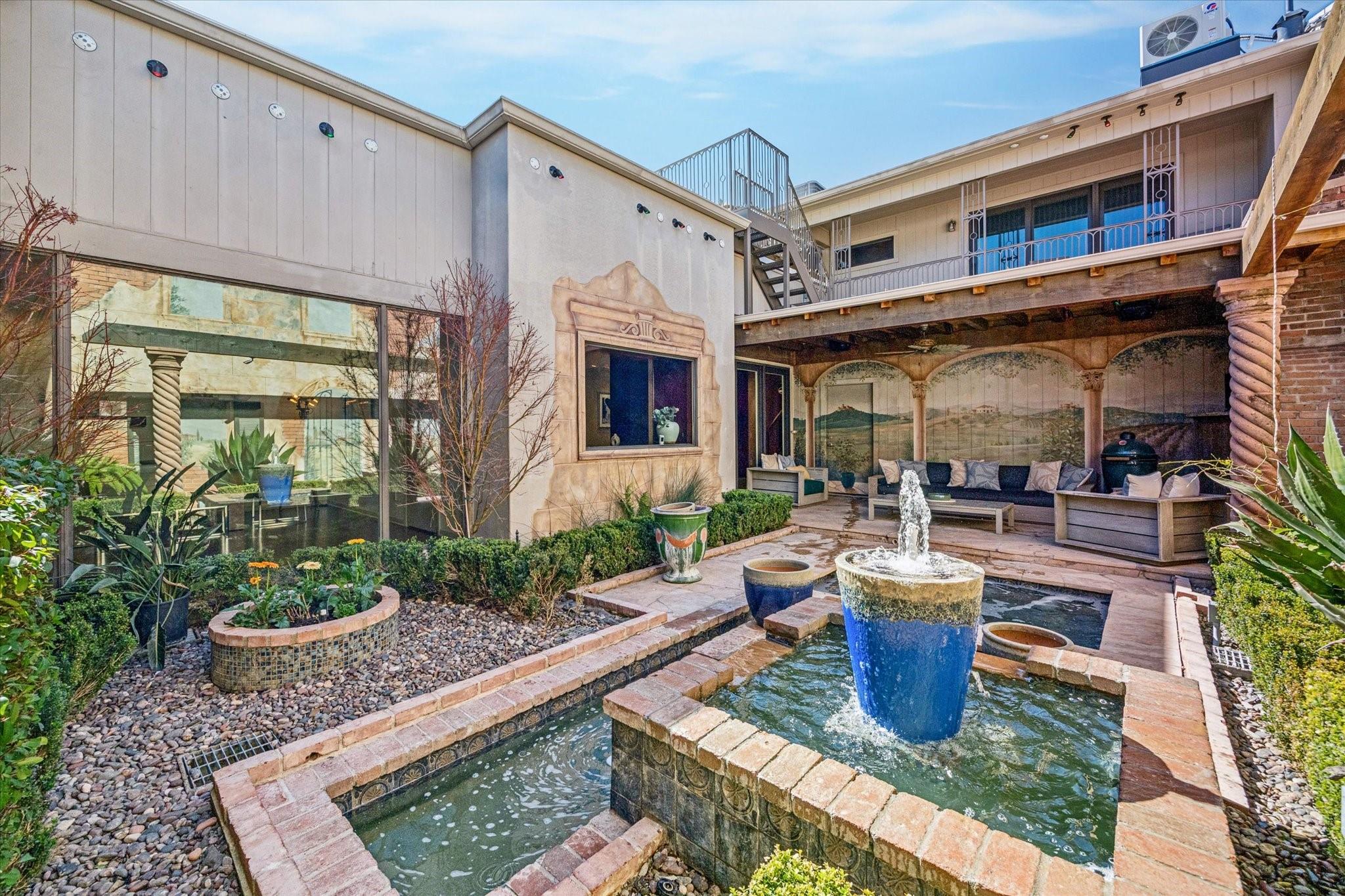 2102 Canongate Dr, Houston, TX 77056