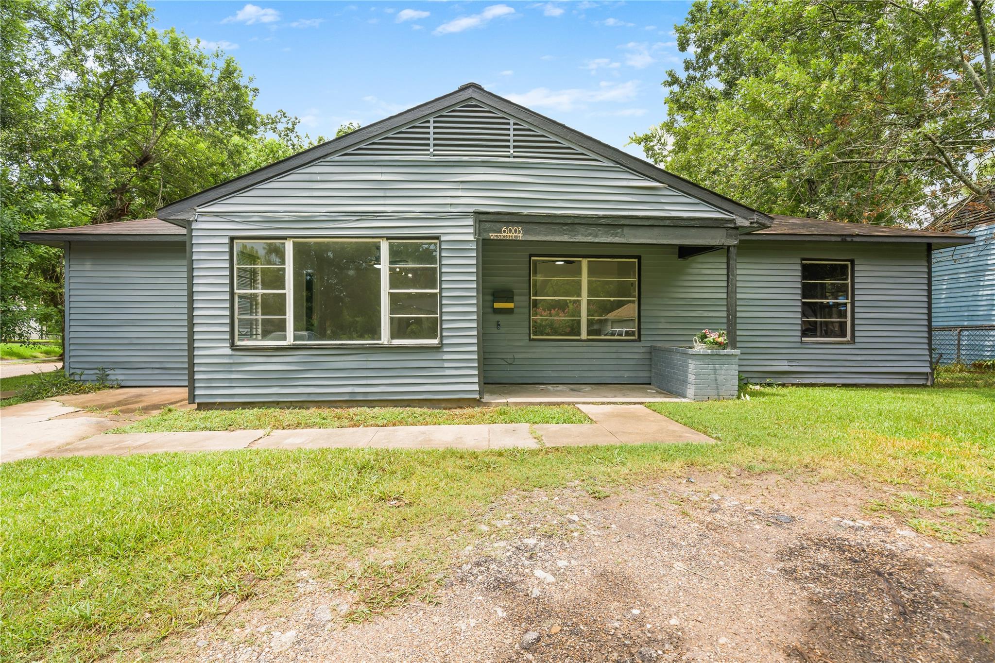6003 Westover St, Houston, TX 77033 photo