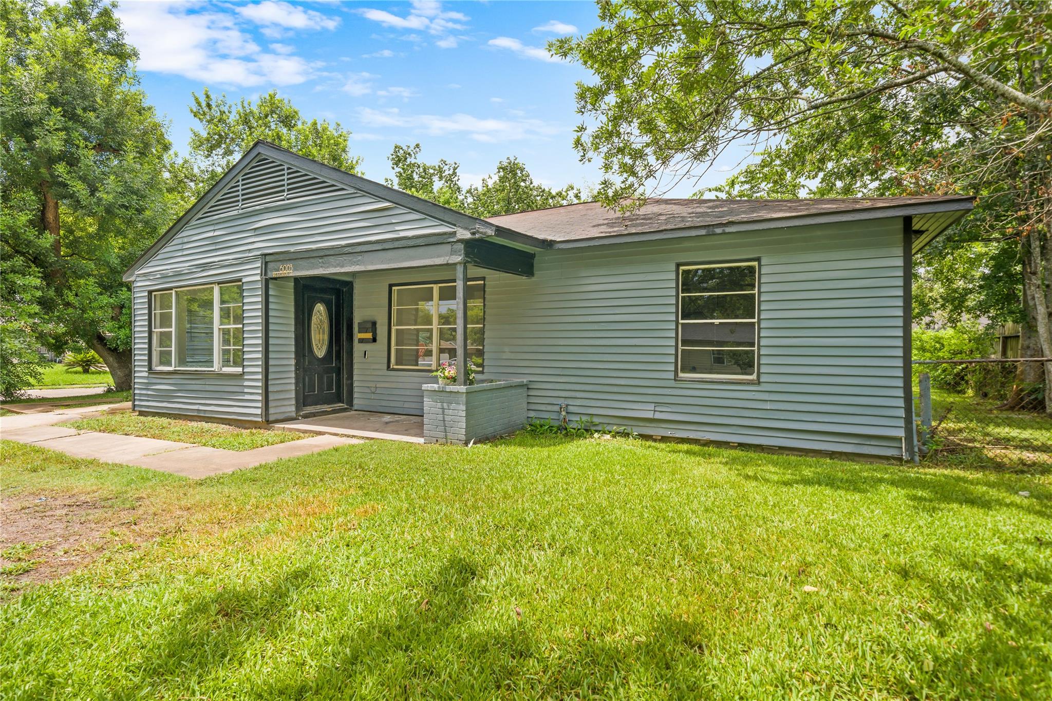 6003 Westover St, Houston, TX 77033