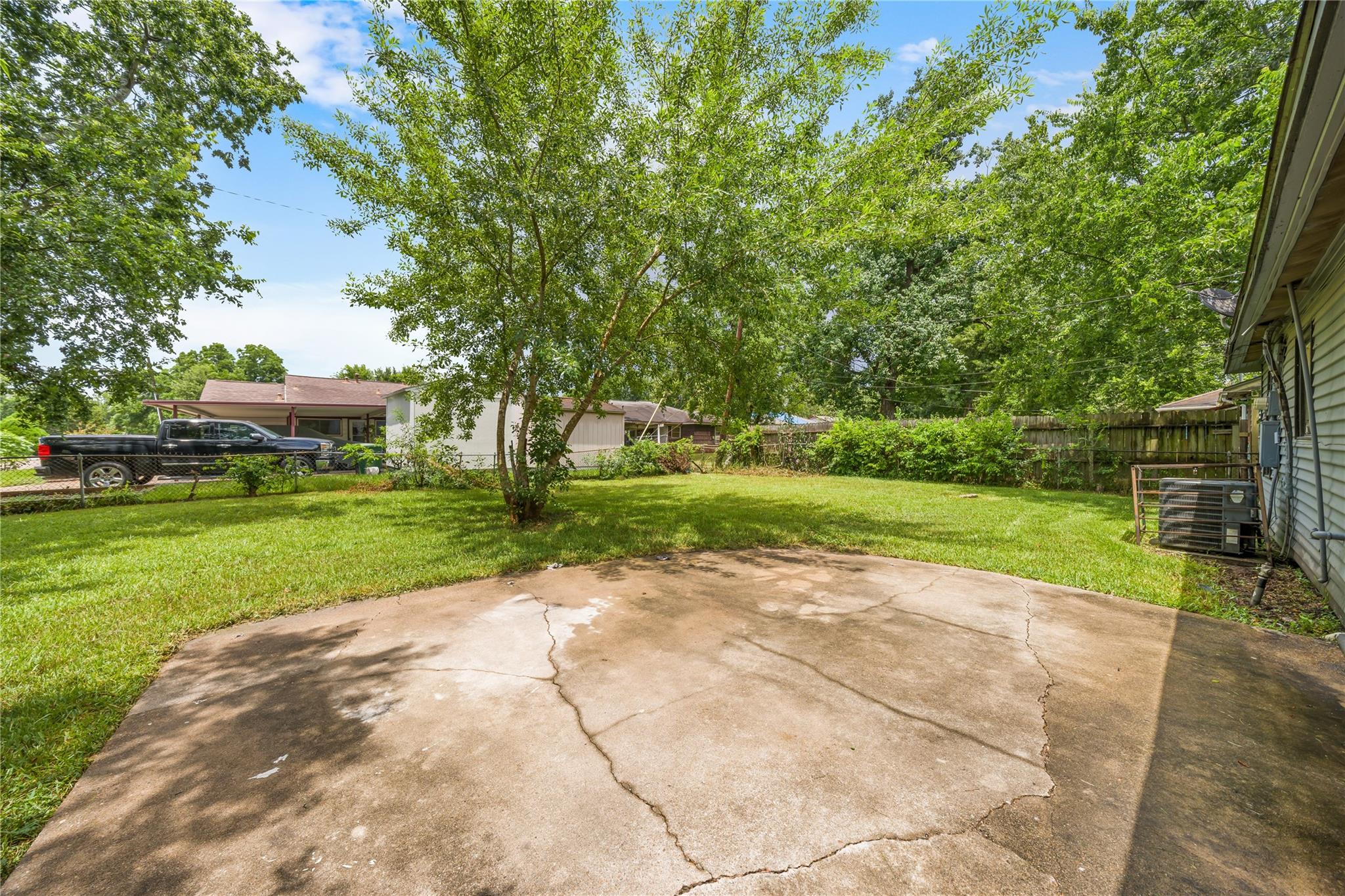 6003 Westover St, Houston, TX 77033 photo