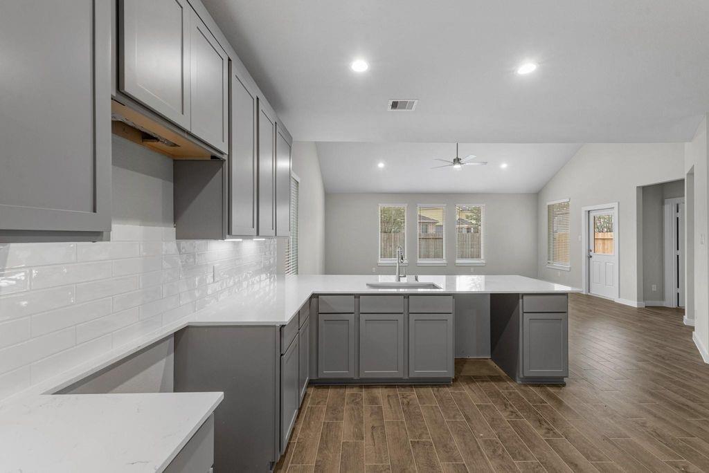 2487 Forest Cedar Ln, Conroe, TX 77301 photo