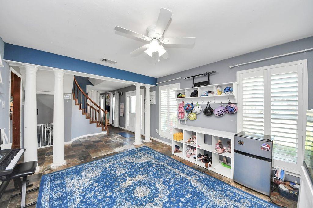 16406 Shady Elms Dr, Houston, TX 77059 photo