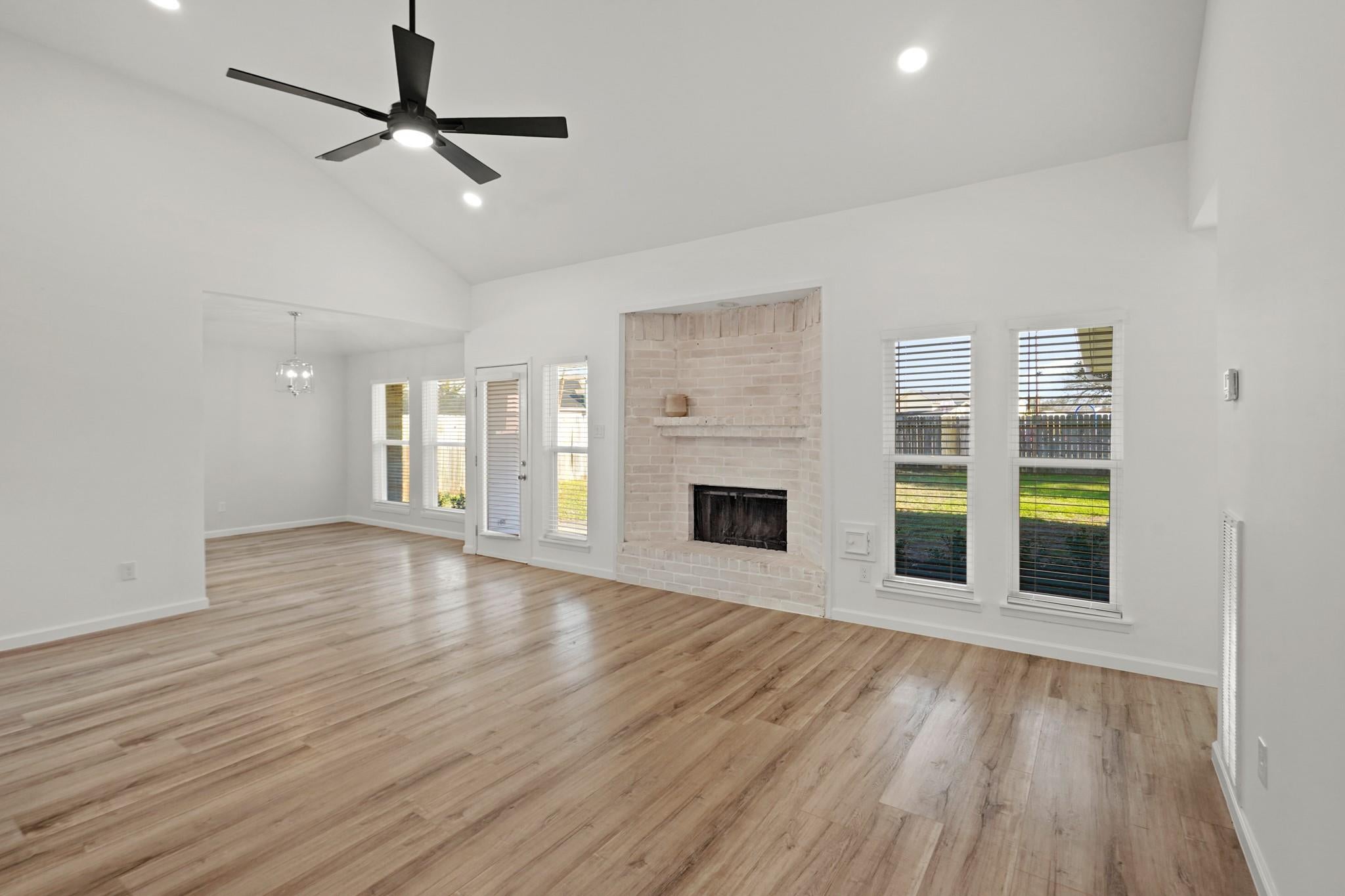 1423 Lazy Spring Dr, Missouri City, TX 77489 photo