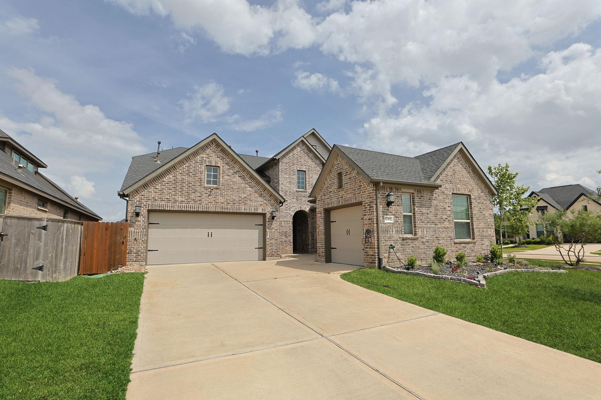 17302 Willow Lexington Ct, Hockley, TX 77447 photo