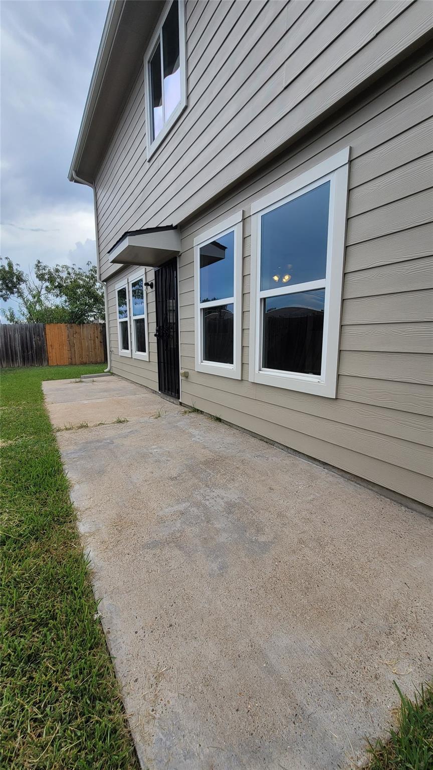 4334 Buras Pass Ln, North Houston, TX 77045 photo