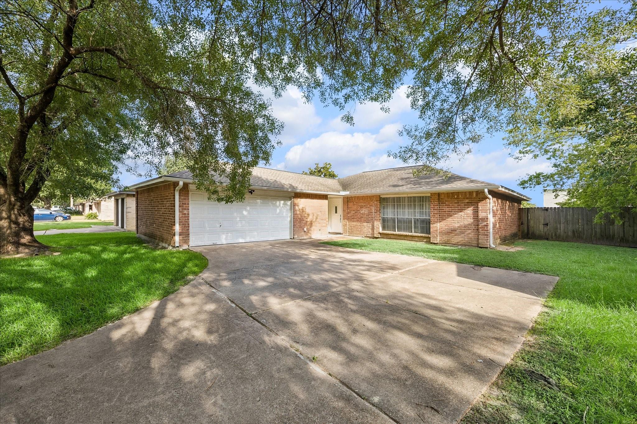 16343 Sky Blue Ln, Houston, TX 77095