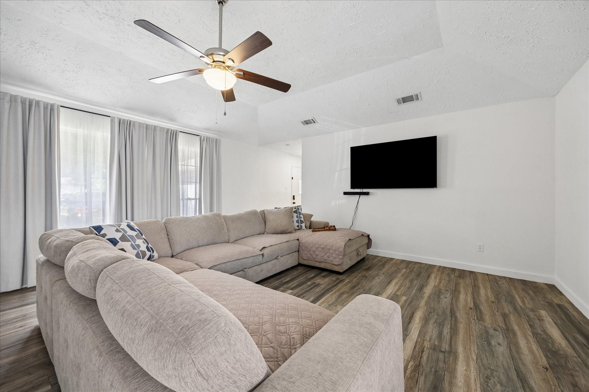 16343 Sky Blue Ln, Houston, TX 77095 photo