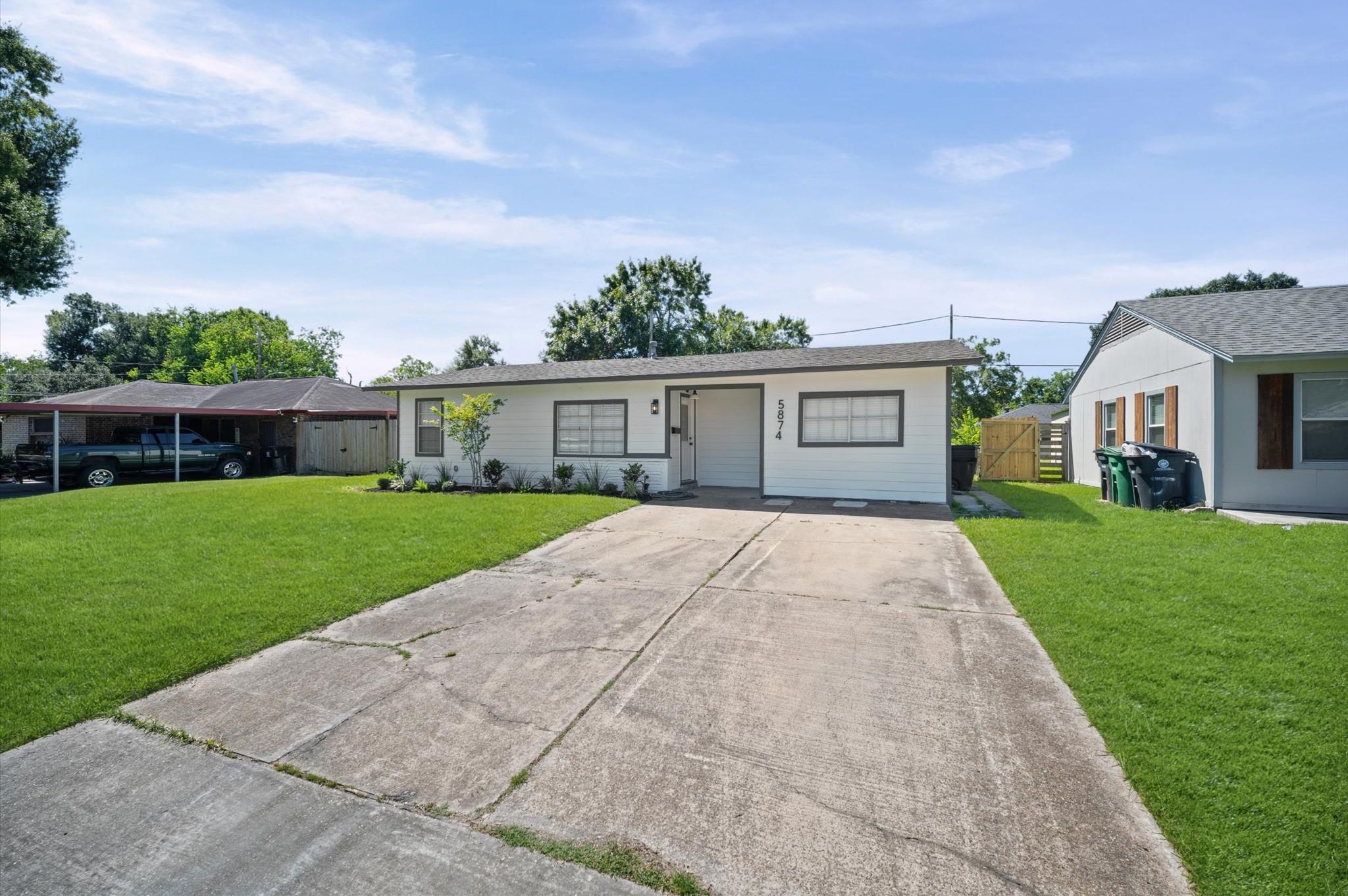 5874 Belneath St, Houston, TX 77033 photo