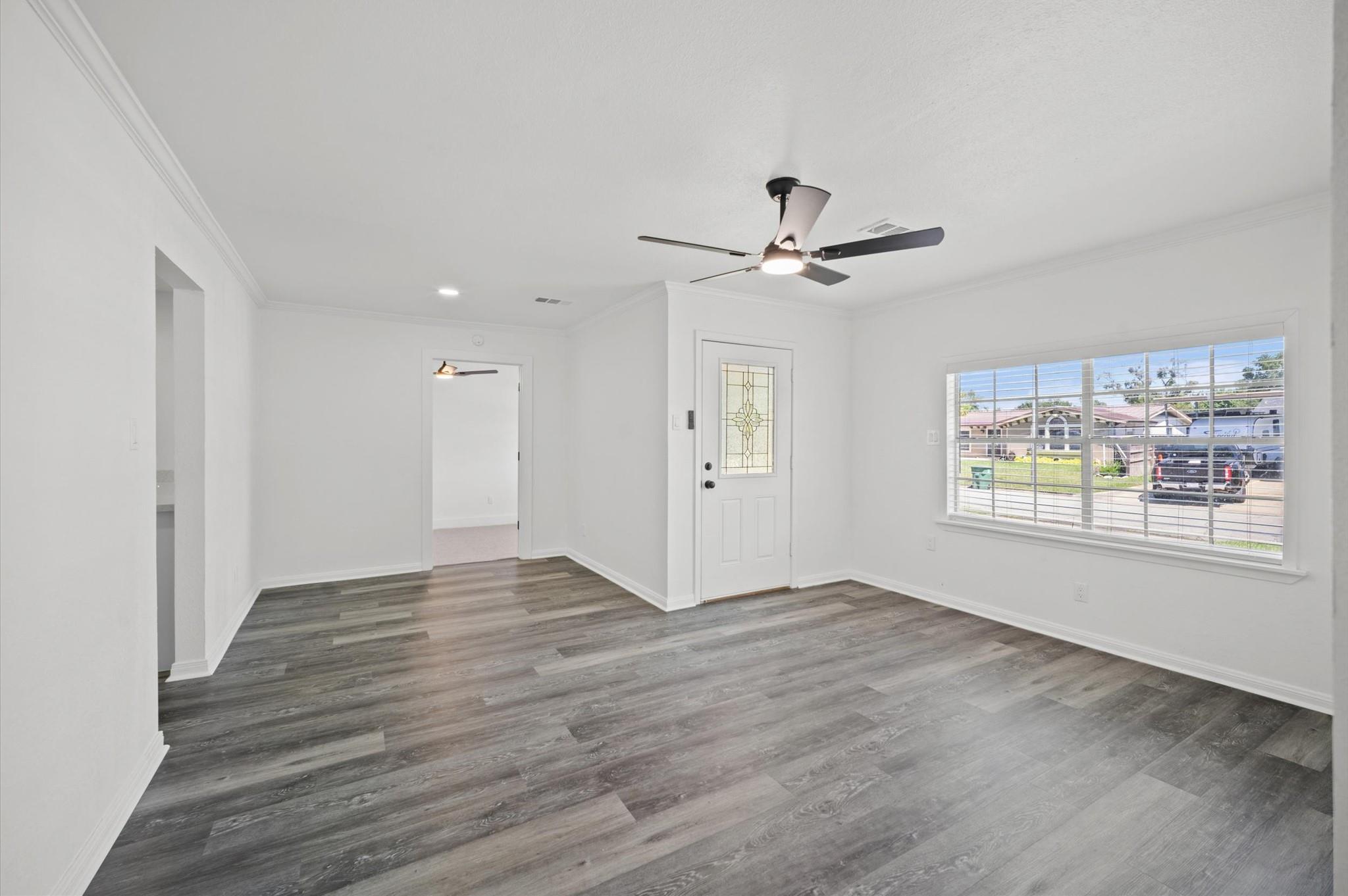 5874 Belneath St, Houston, TX 77033 photo