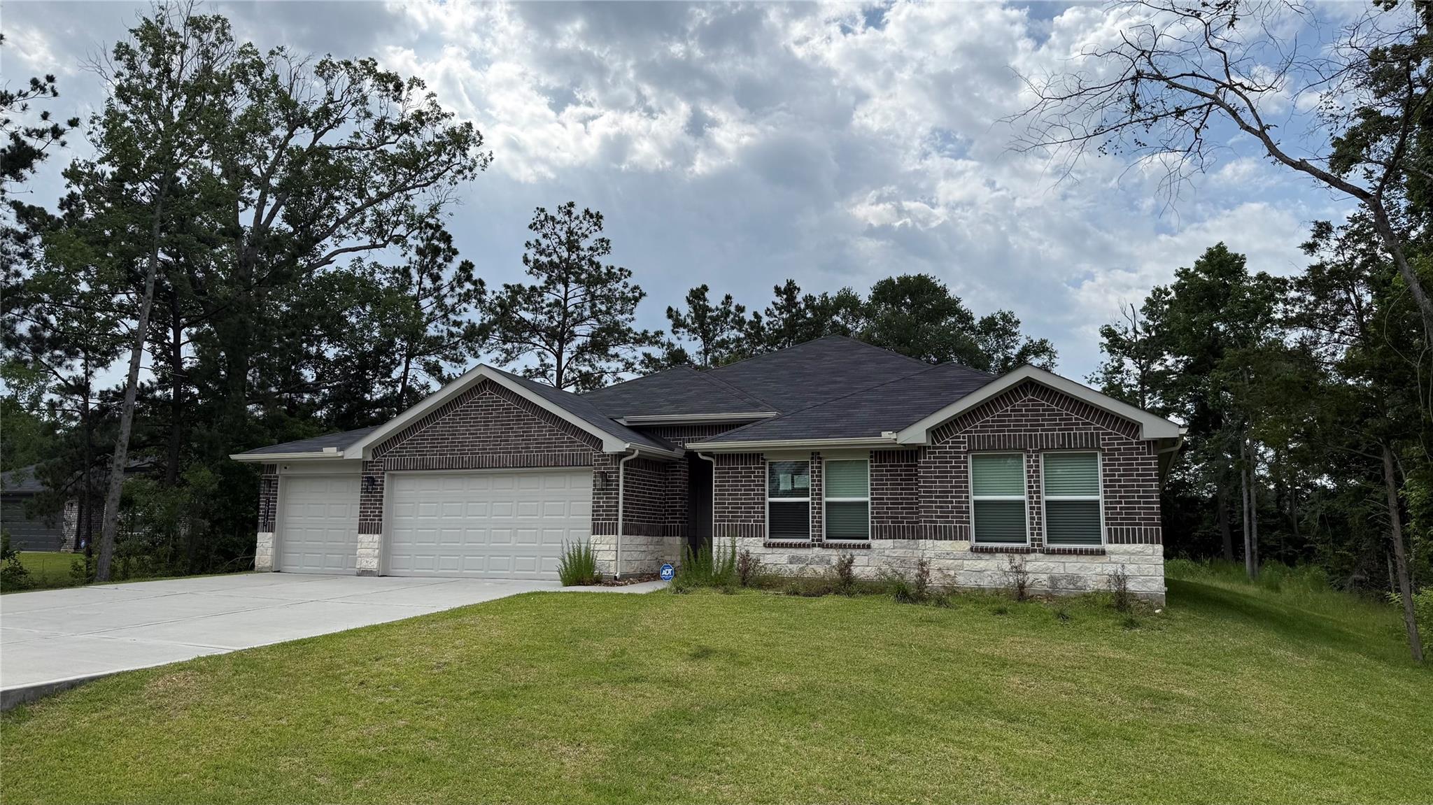 16113 William Ross Way, Conroe, TX 77303 photo