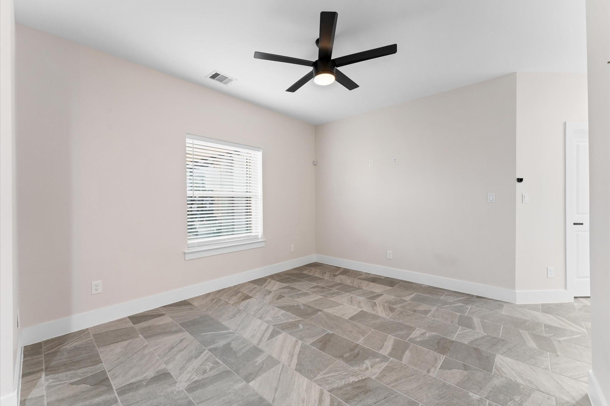 1908 Dismuke St, Houston, TX 77023 photo