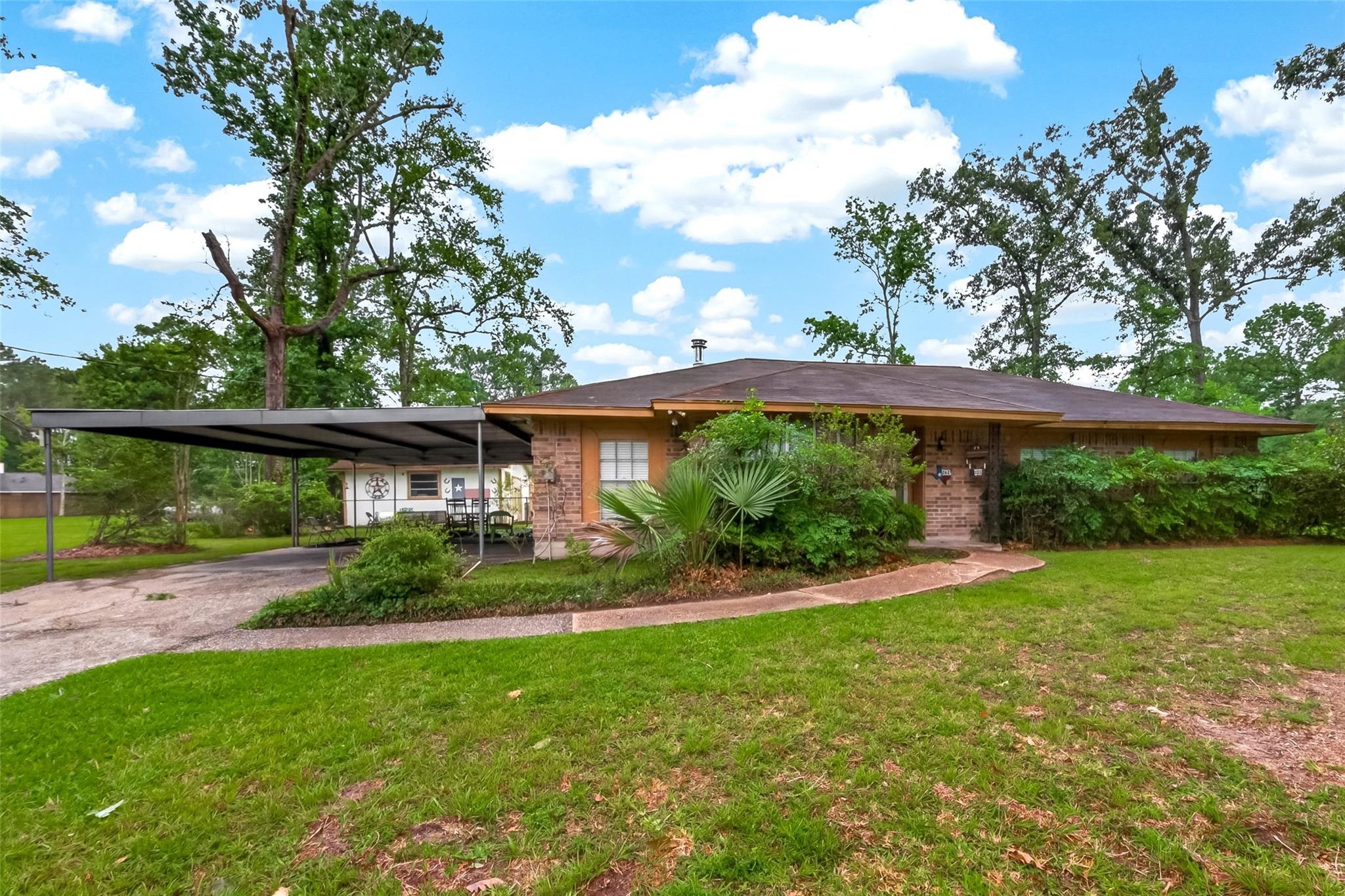 262 Magnolia Rd, Woodbranch, TX 77357