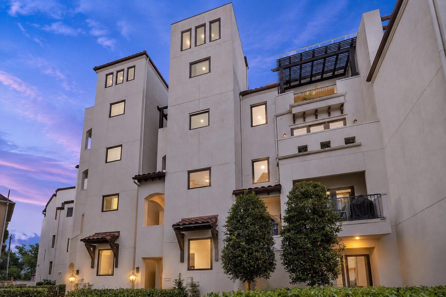 5214 Calle Cordoba Pl, Houston, TX 77007
