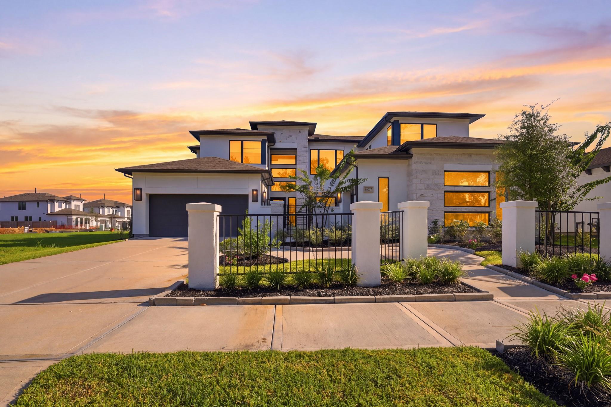 10007 Regal Mist Dr, Missouri City, TX 77459